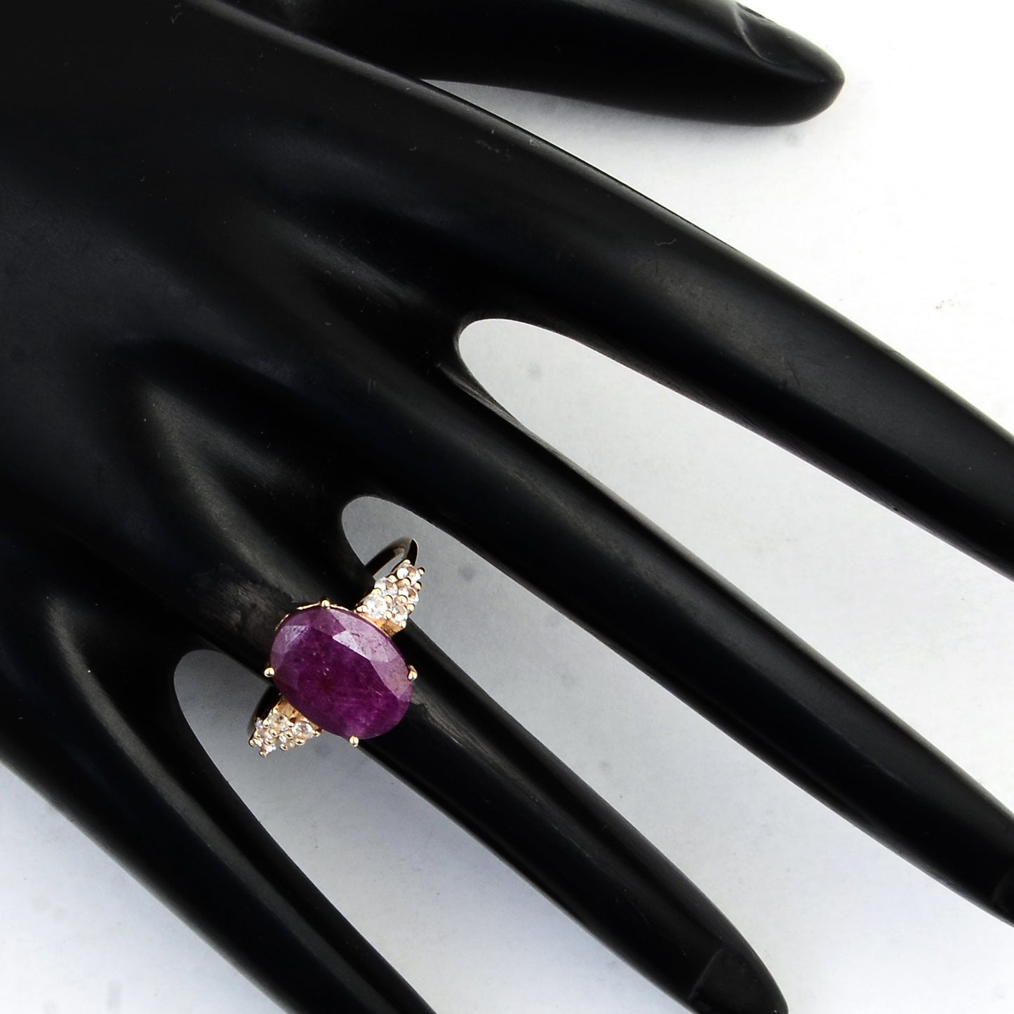3.16 Ct Oval Ruby 14K Gold Ring