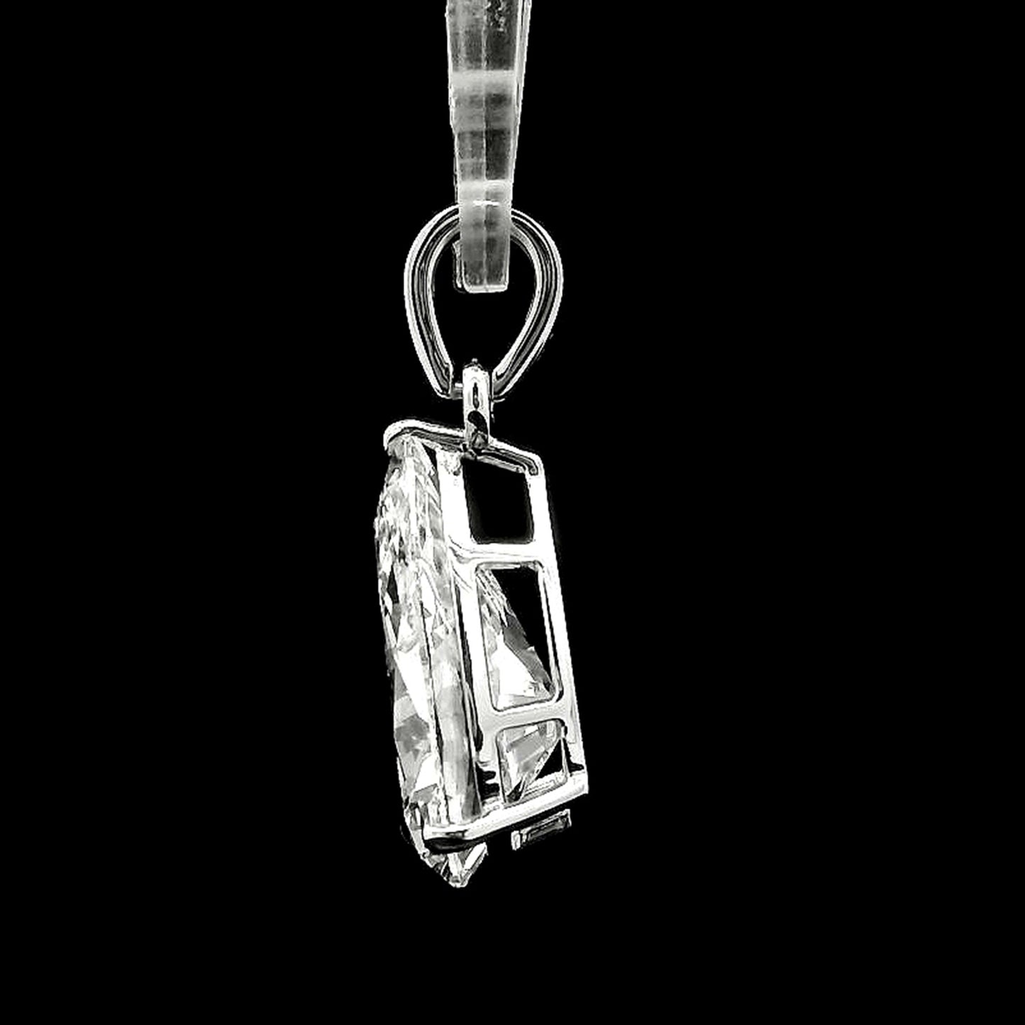 4.86 Carats Lab Grown Diamond 14K Gold Pendant