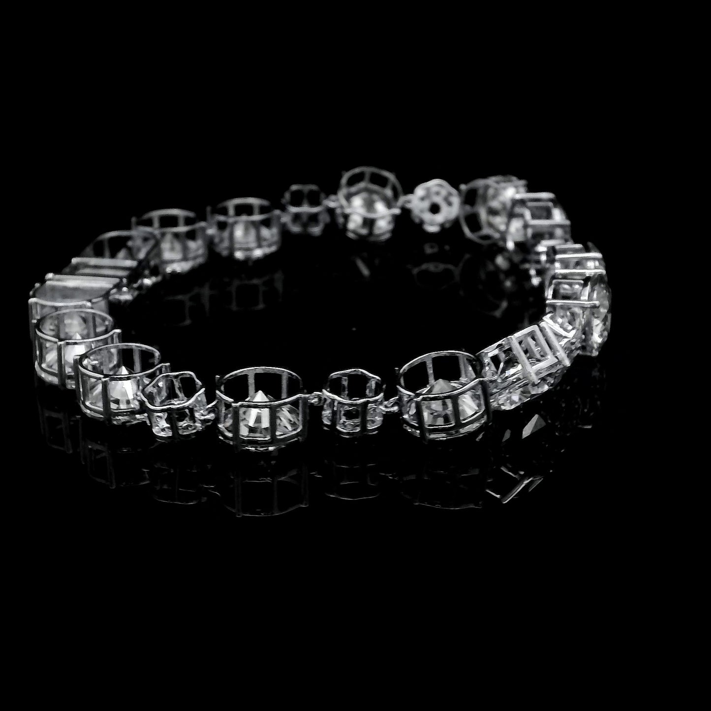 30.39 Ct Round Lab Grown Diamond 14K Gold Bracelet