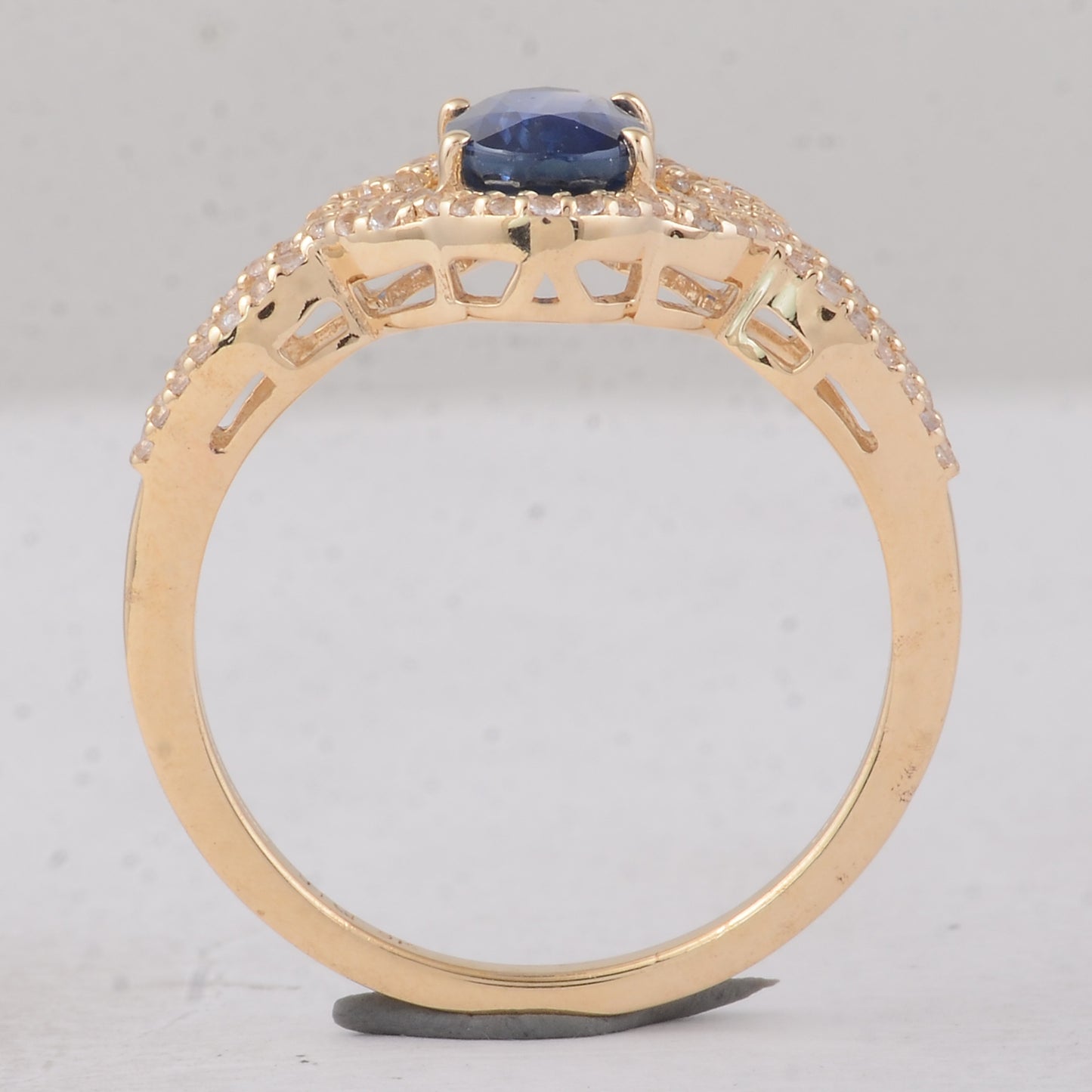 1.56 Ct Oval Sapphire 9K Gold Ring