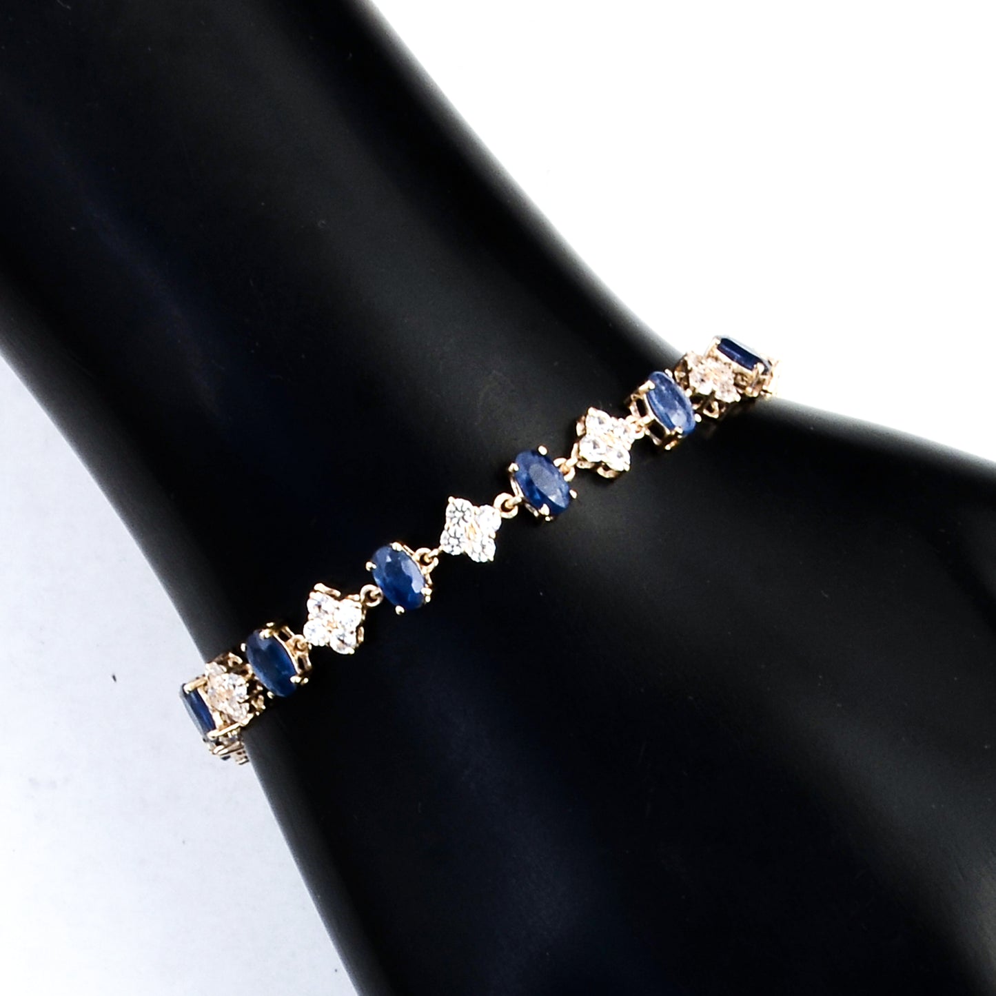 6.49 Ct Oval Sapphire 14K Gold Bracelet