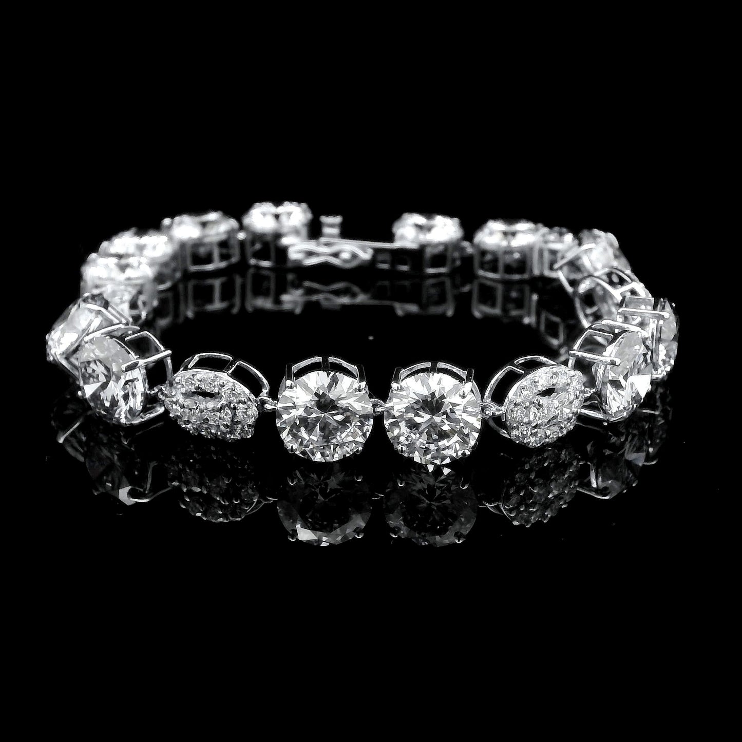 30.64 Ct Round Lab Grown Diamond 14K Gold Bracelet