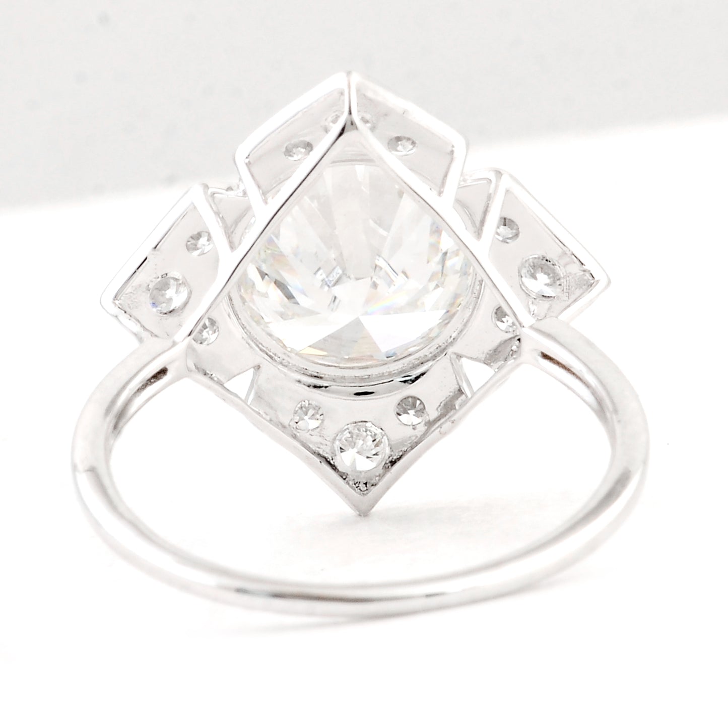 4.05 Ct Round Brilliant Lab Grown Diamond 14K Gold Ring