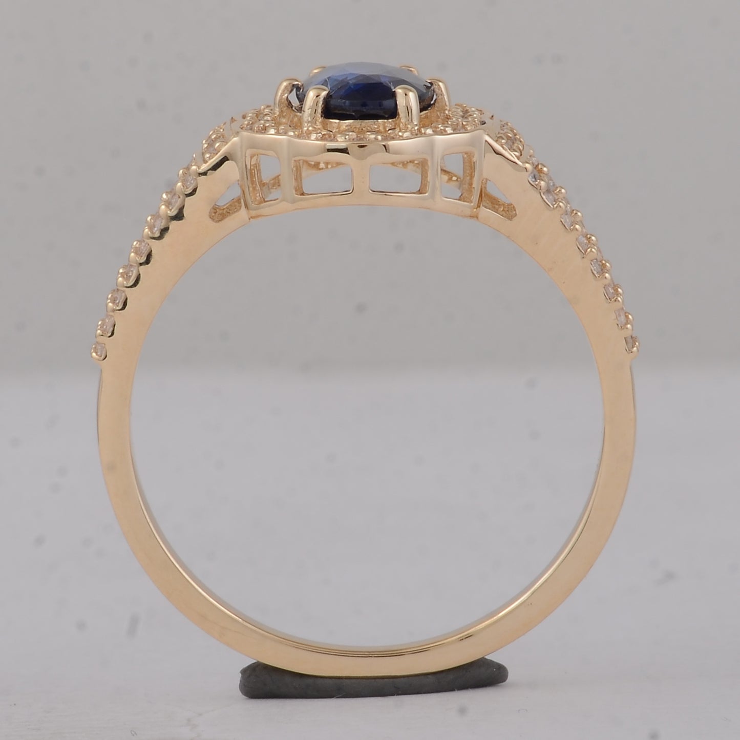 1.42 Ct Oval Sapphire 9K Gold Ring