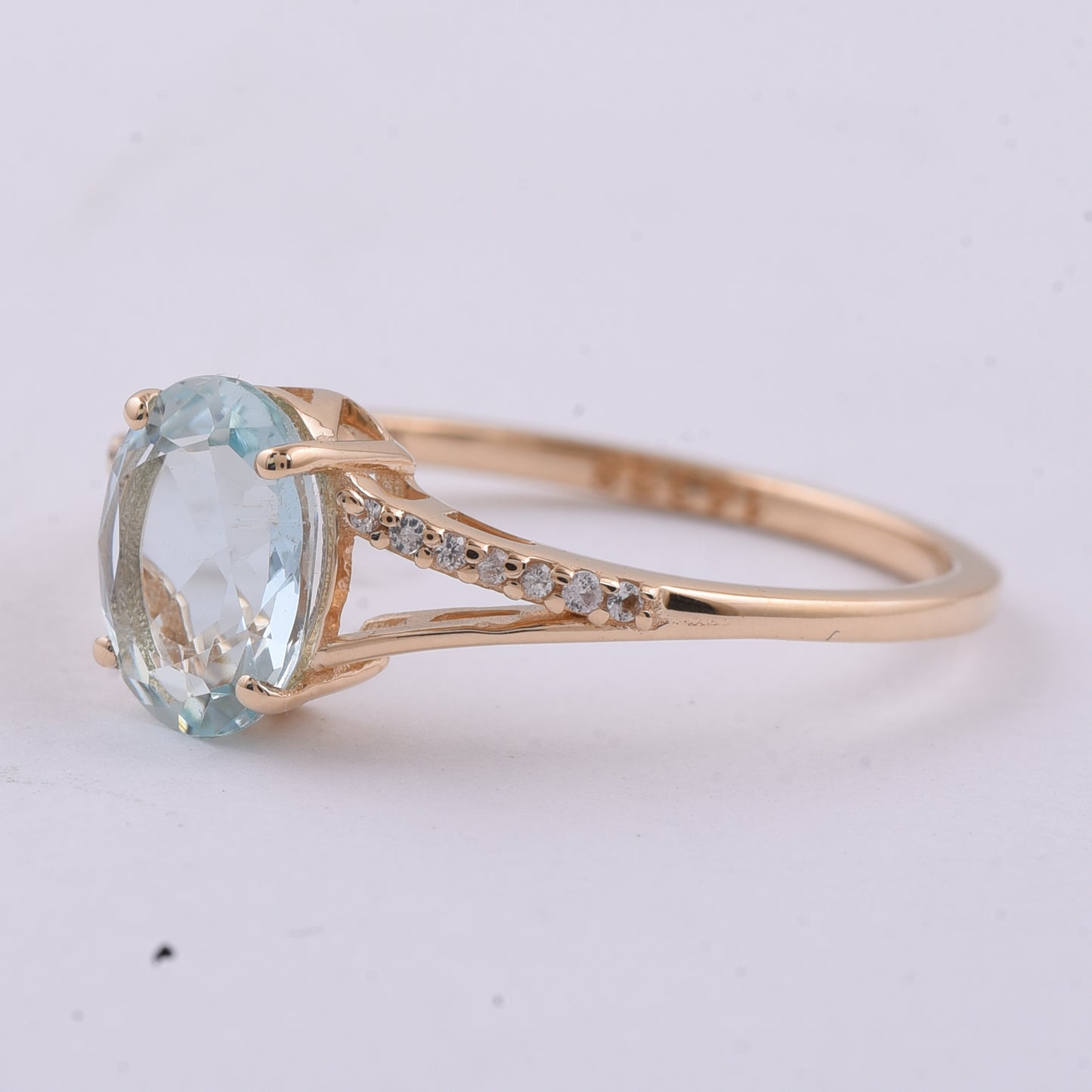 1.05 Ct Oval Natural Aquamarine 14K Gold Ring