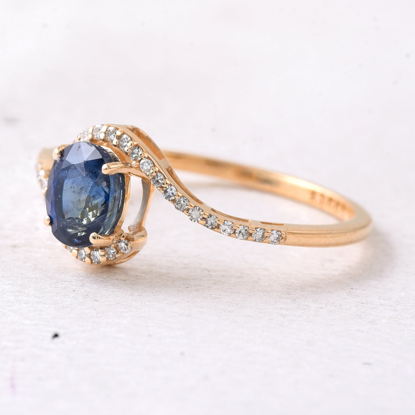 1.22 Ct Oval Mixed Cut Natural Sapphire 14K Gold Ring