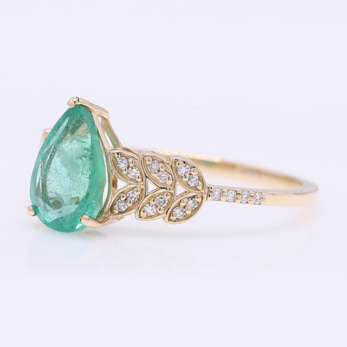 1.37 Ct Pear Mixed Cut Natural Emerald 14K Gold Ring