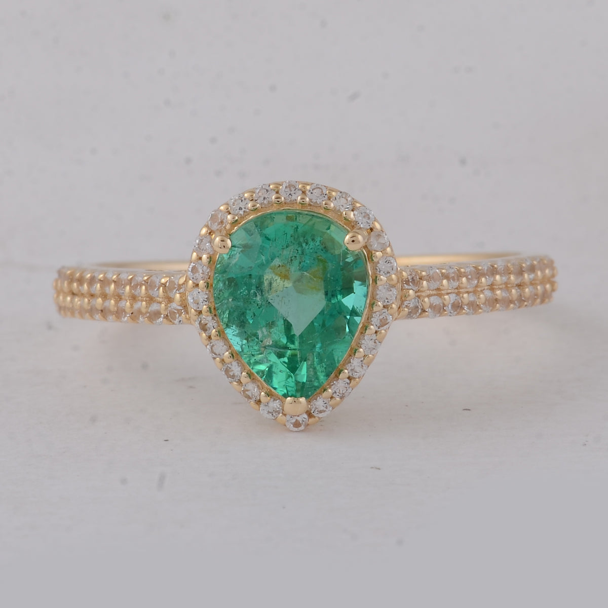 1.33 Ct Pear Emerald 9K Gold Ring