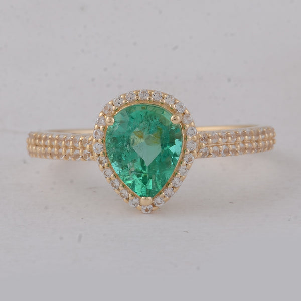 1.33 Ct Pear Emerald 9K Gold Ring