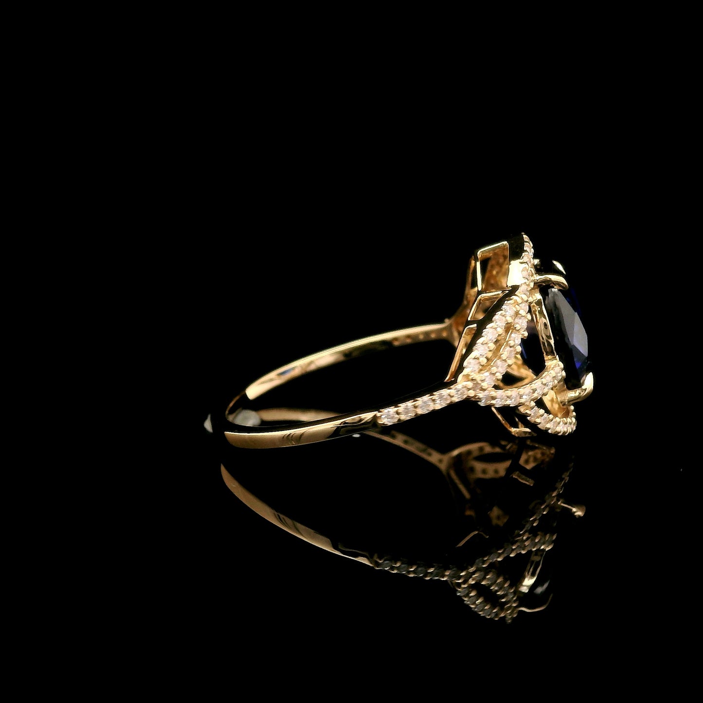 2.78 Ct Oval Mixed Cut Lab Grown Sapphire 14K Gold Ring
