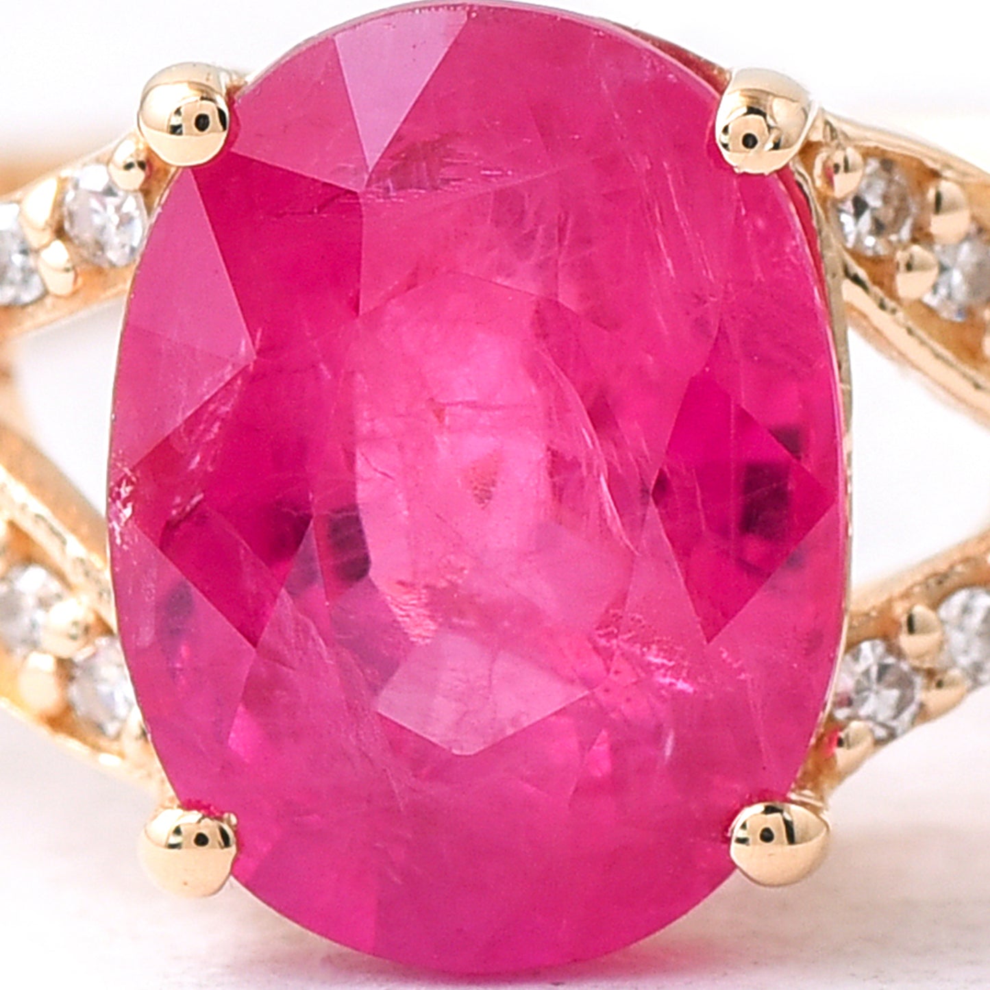 2.26 Ct Oval Ruby 14K Gold Ring