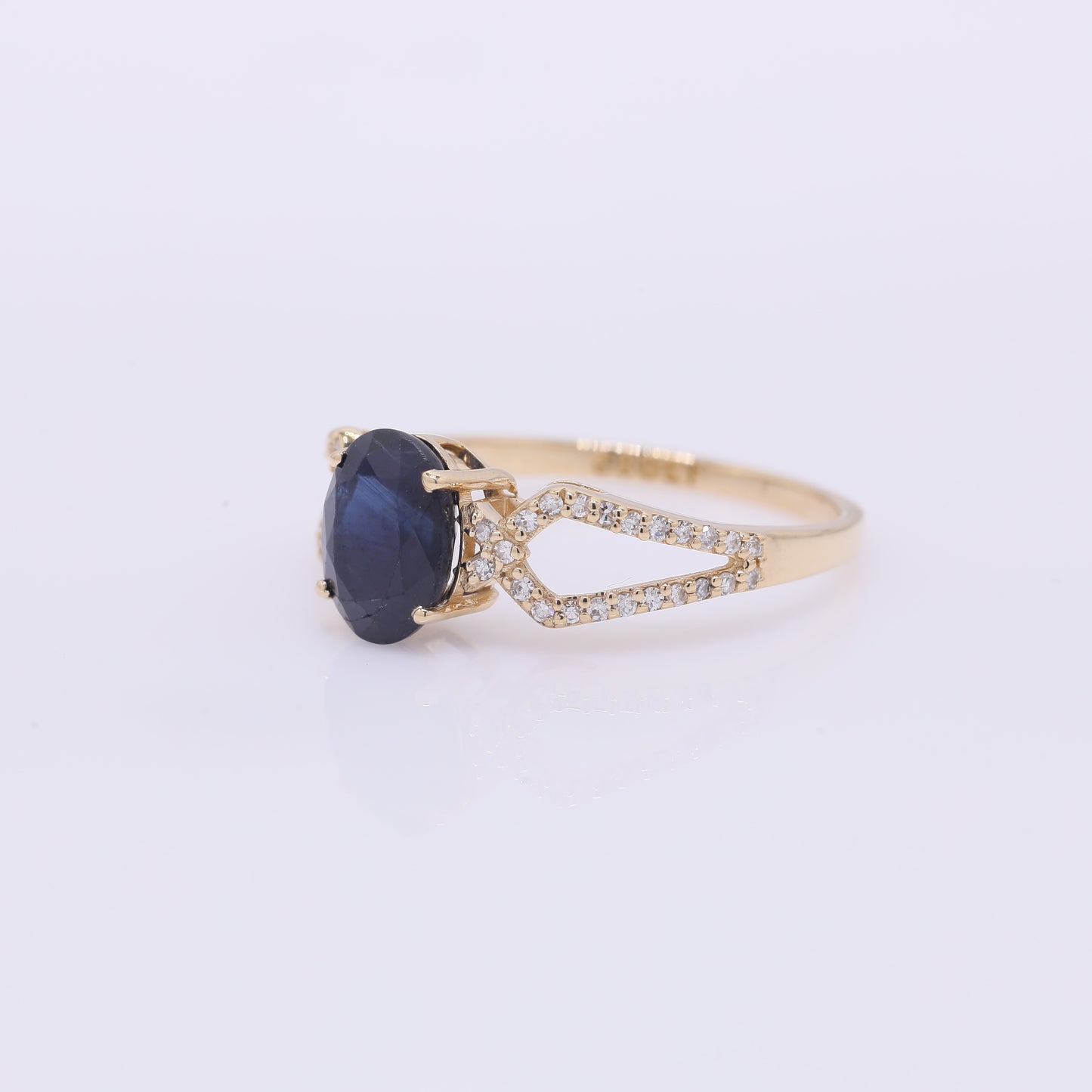 2.02 Ct Oval Mixed Cut Natural Sapphire 14K Gold Ring