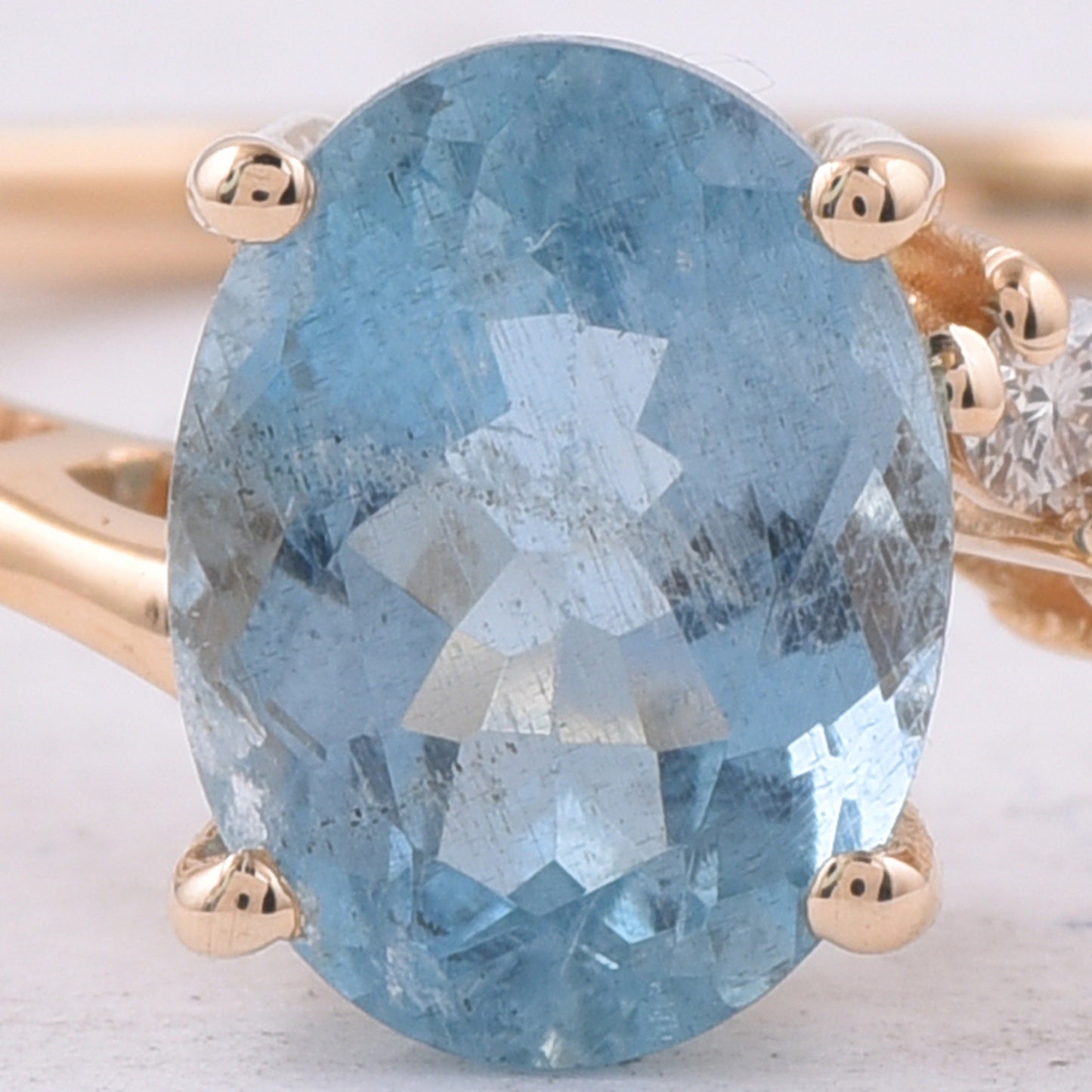 1.33 Ct Oval Natural Aquamarine 14K Gold Ring