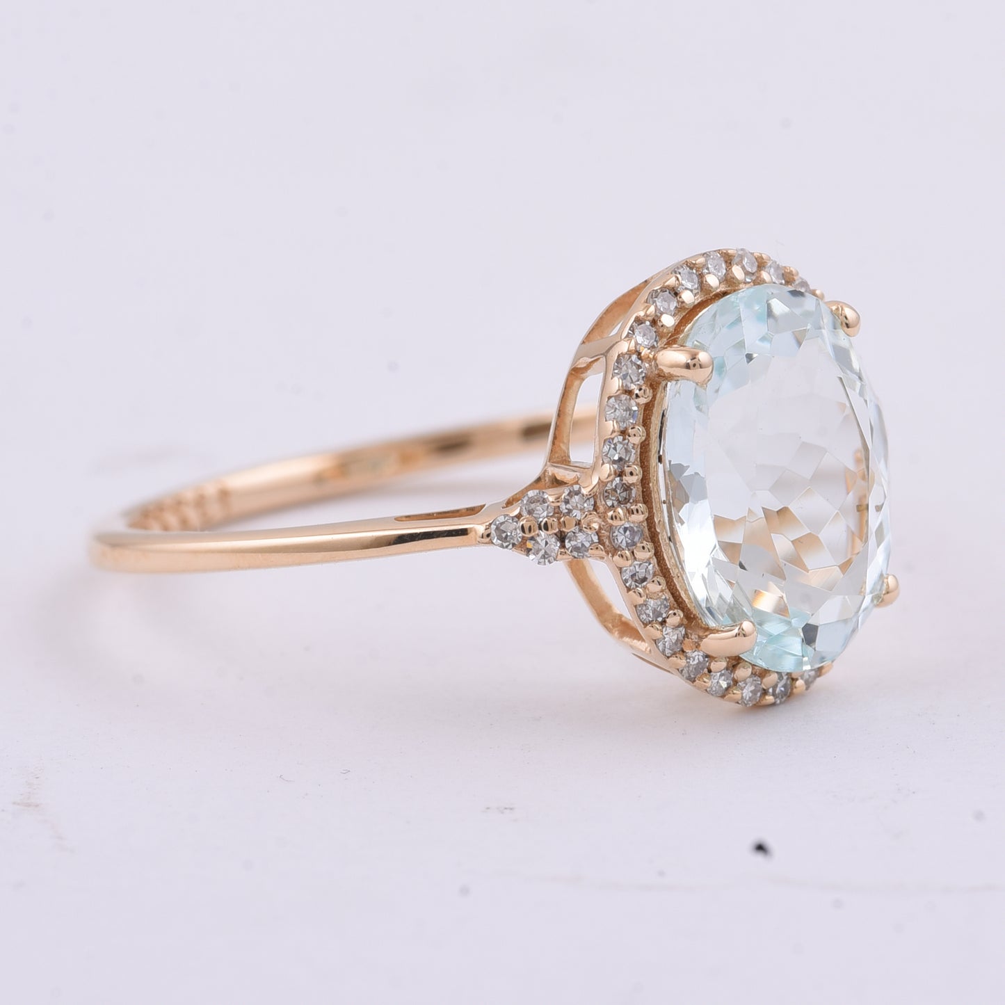 2.19 Ct Oval Natural Aquamarine 14K Gold Ring