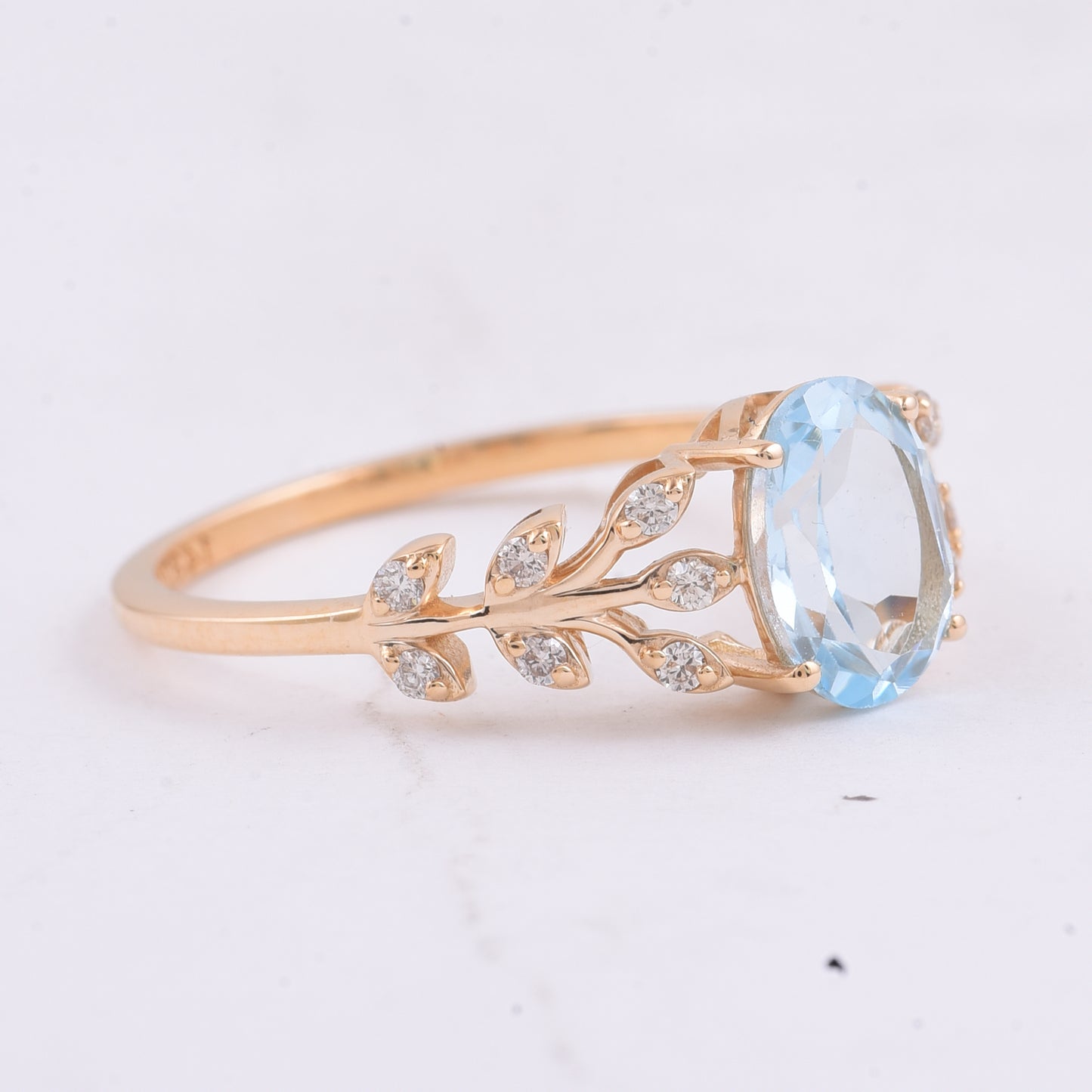 1.42 Ct Oval Natural Topaz 14K Gold Ring