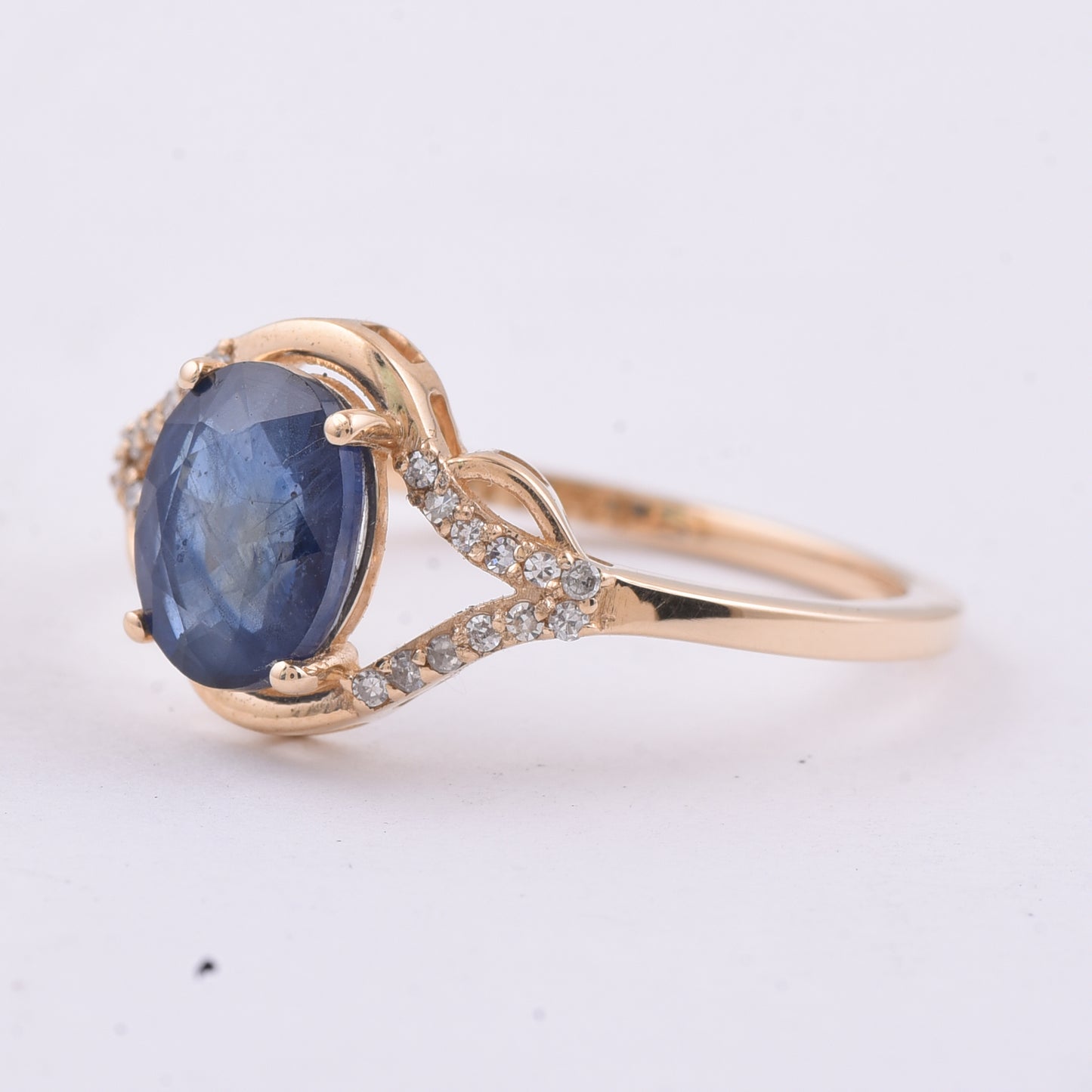 1.71 Ct Oval Natural Sapphire 14K Gold Ring