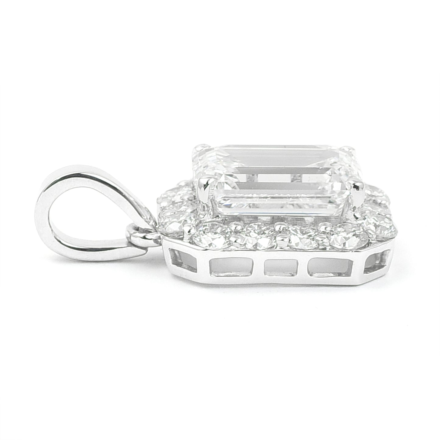 2.50 Carats Lab Grown Diamond 14K Gold Pendant