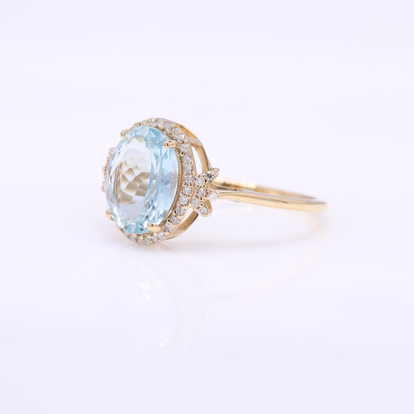 2.27 Ct Oval Mixed Cut Natural Aquamarine 14K Gold Ring