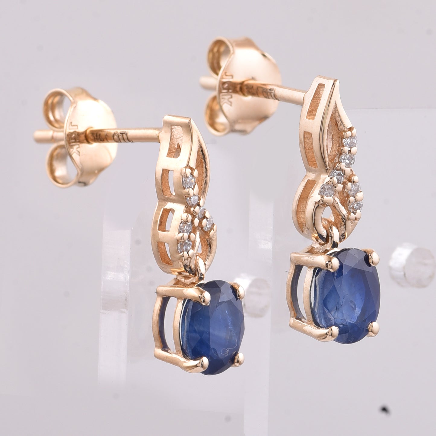 1.29 Ct Oval Natural Sapphire 14K Gold Earrings