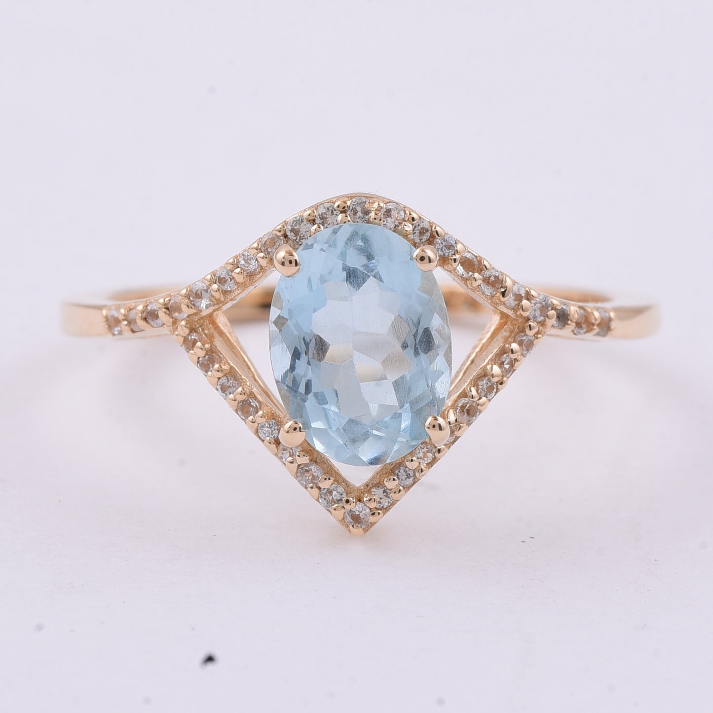 1.28 Ct Oval Natural Aquamarine 14K Gold Ring