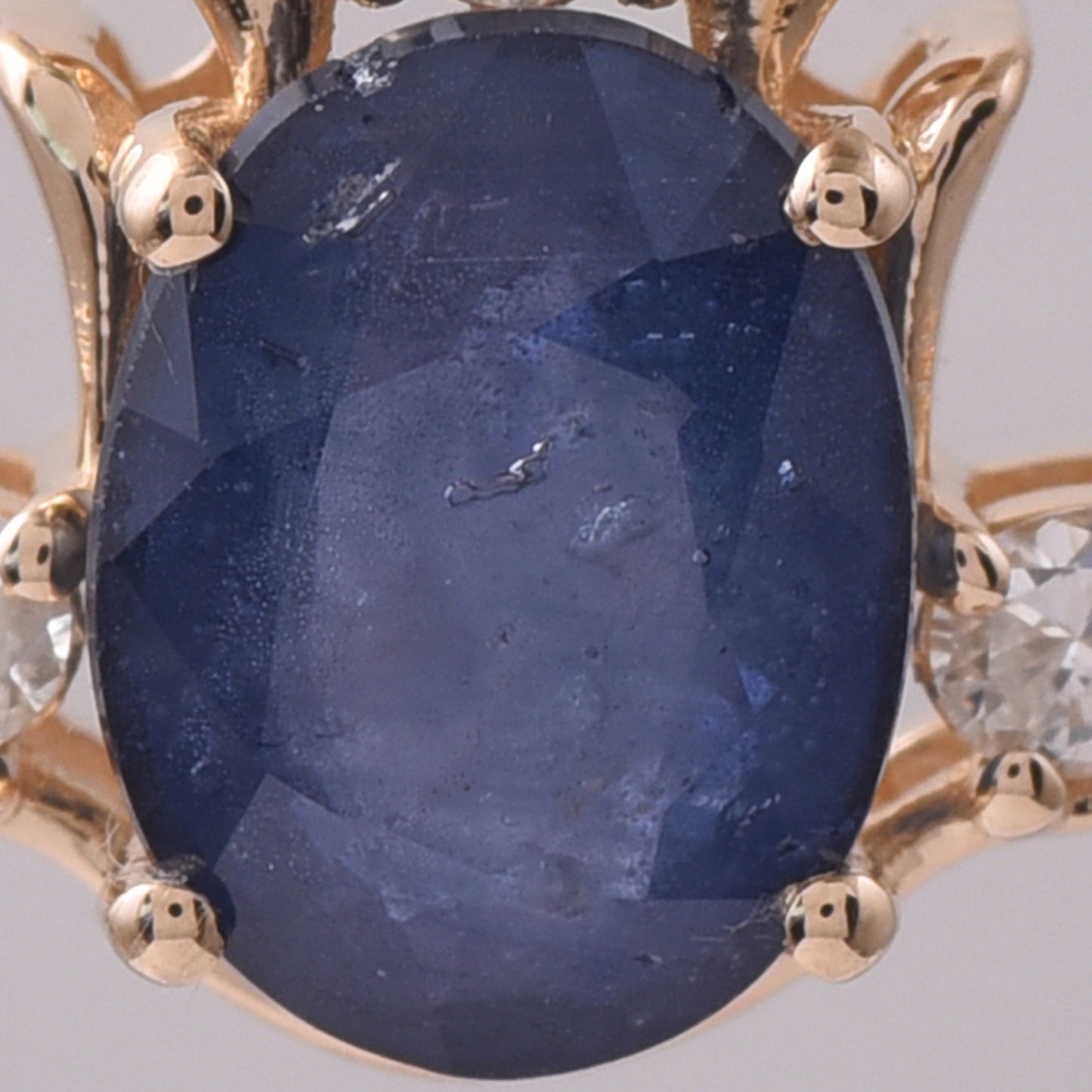 1.98 Ct Oval Sapphire 14K Gold Pendant