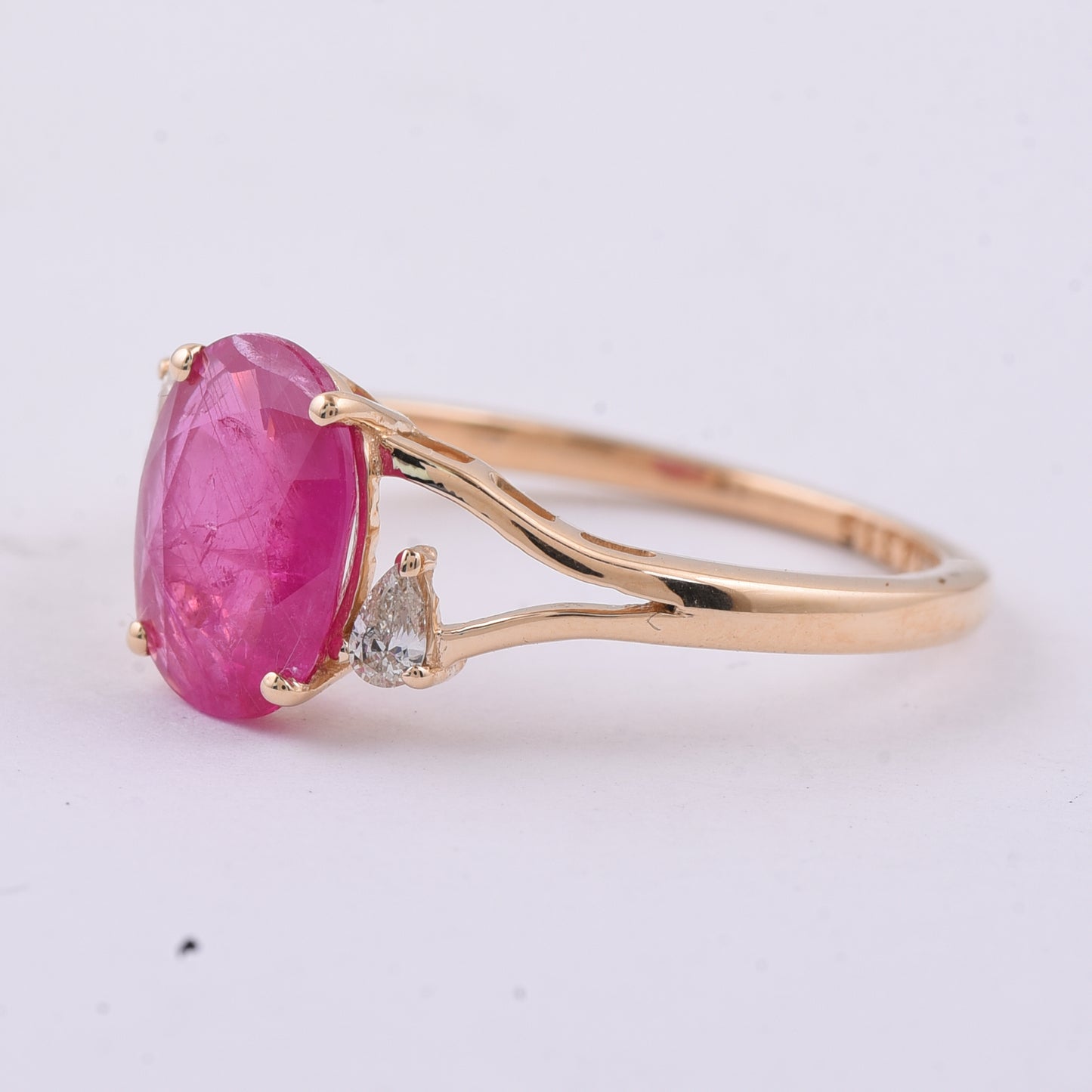 1.90 Ct Oval Natural Ruby 14K Gold Ring