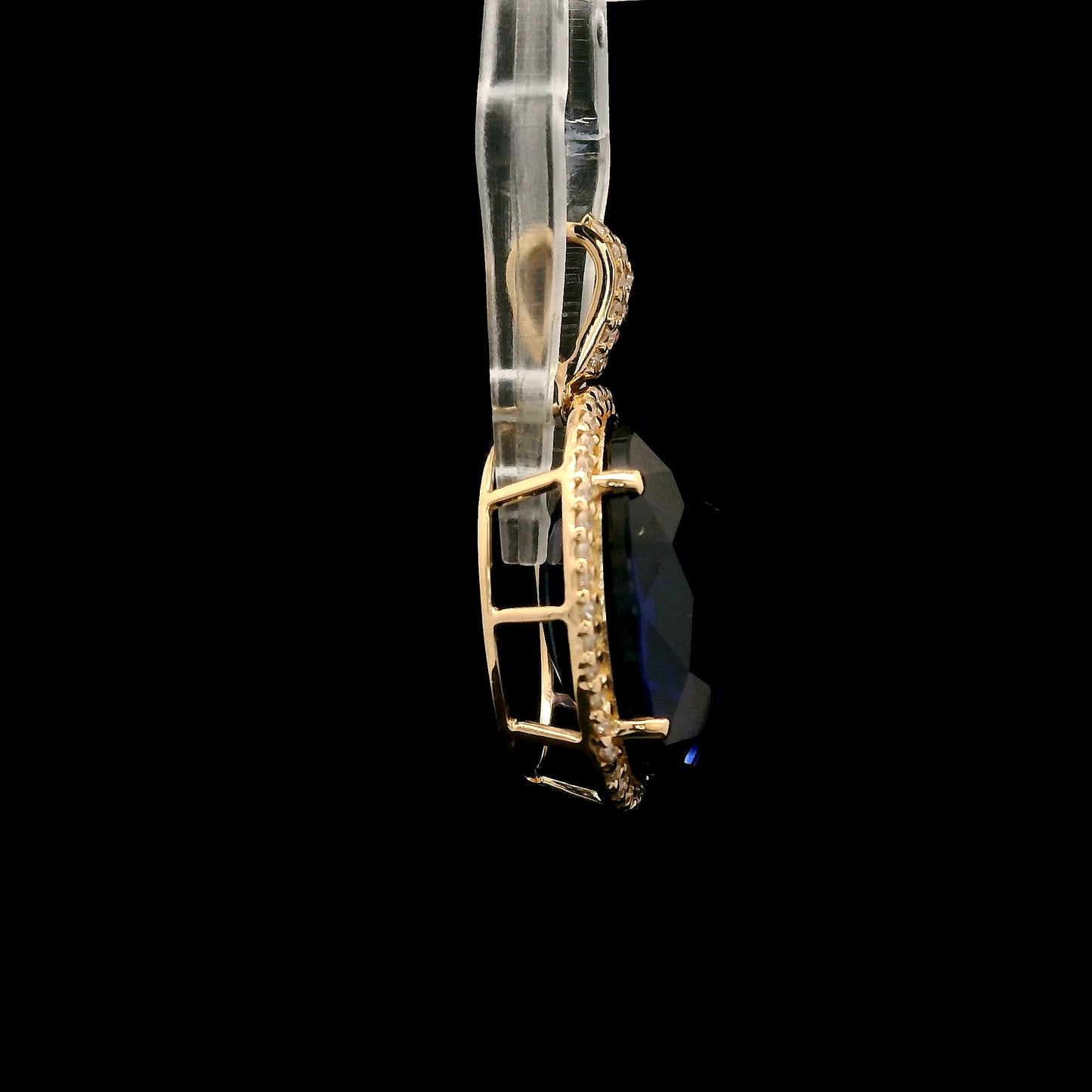 8.48 Ct Oval Mixed Cut Lab Grown Sapphire 14K Gold Pendant