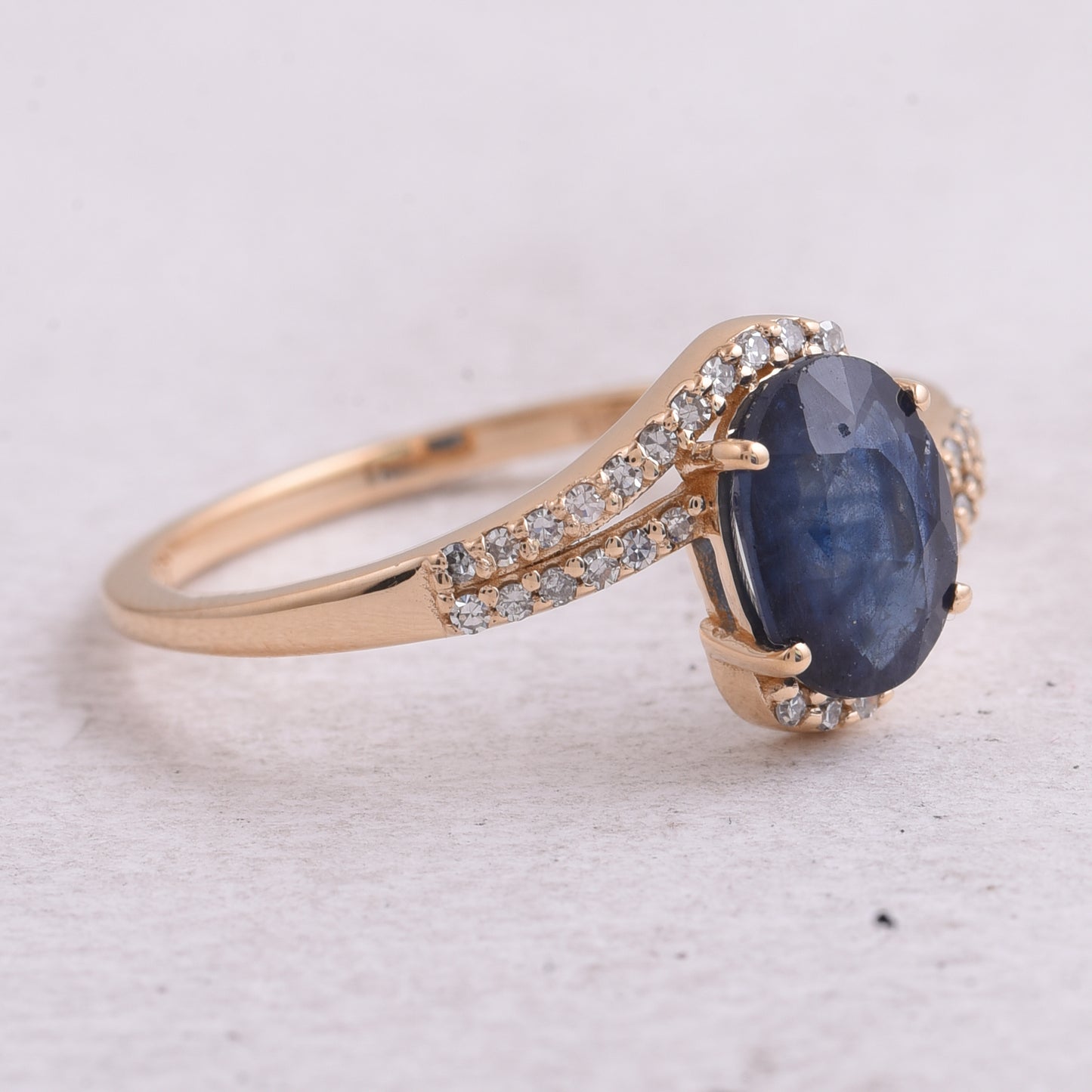 1.37 Ct Oval Mixed Cut Natural Sapphire 14K Gold Ring