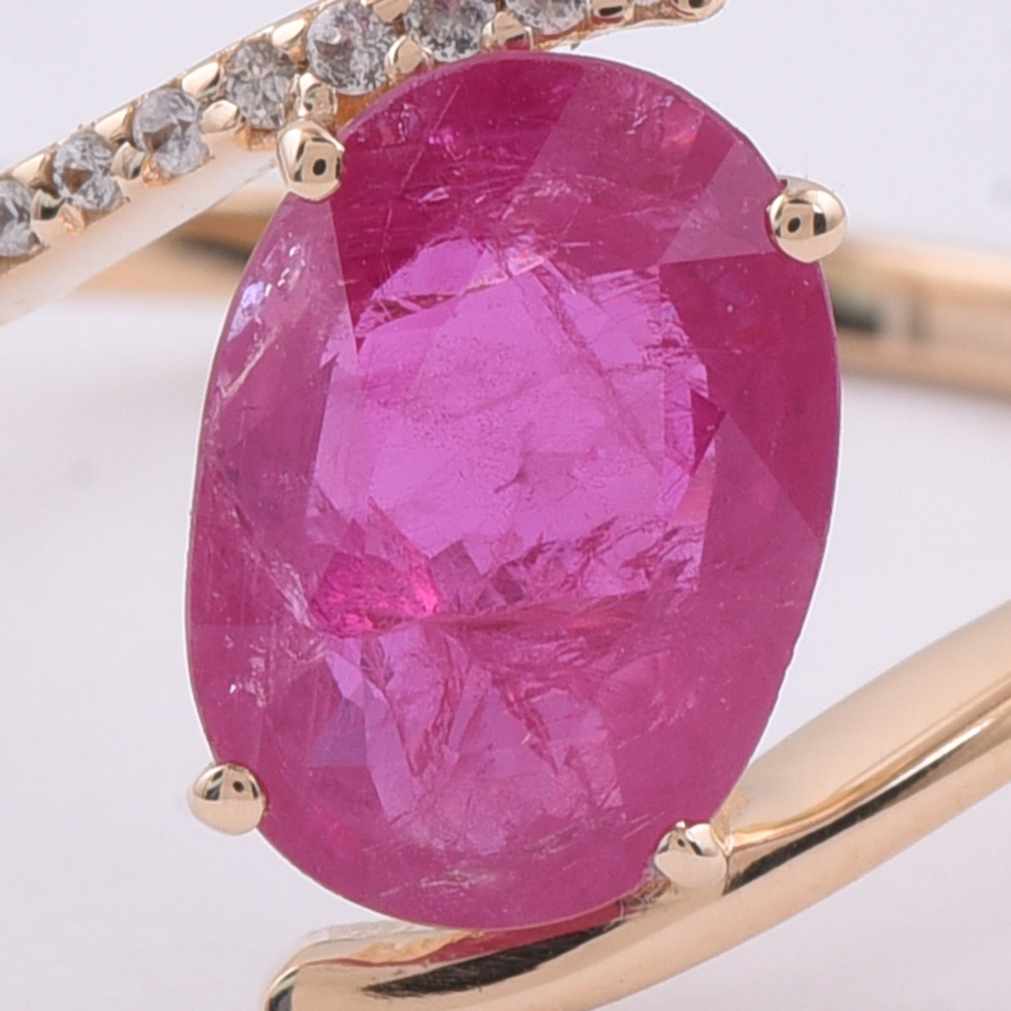 1.84 Ct Oval Natural Ruby 14K Gold Ring