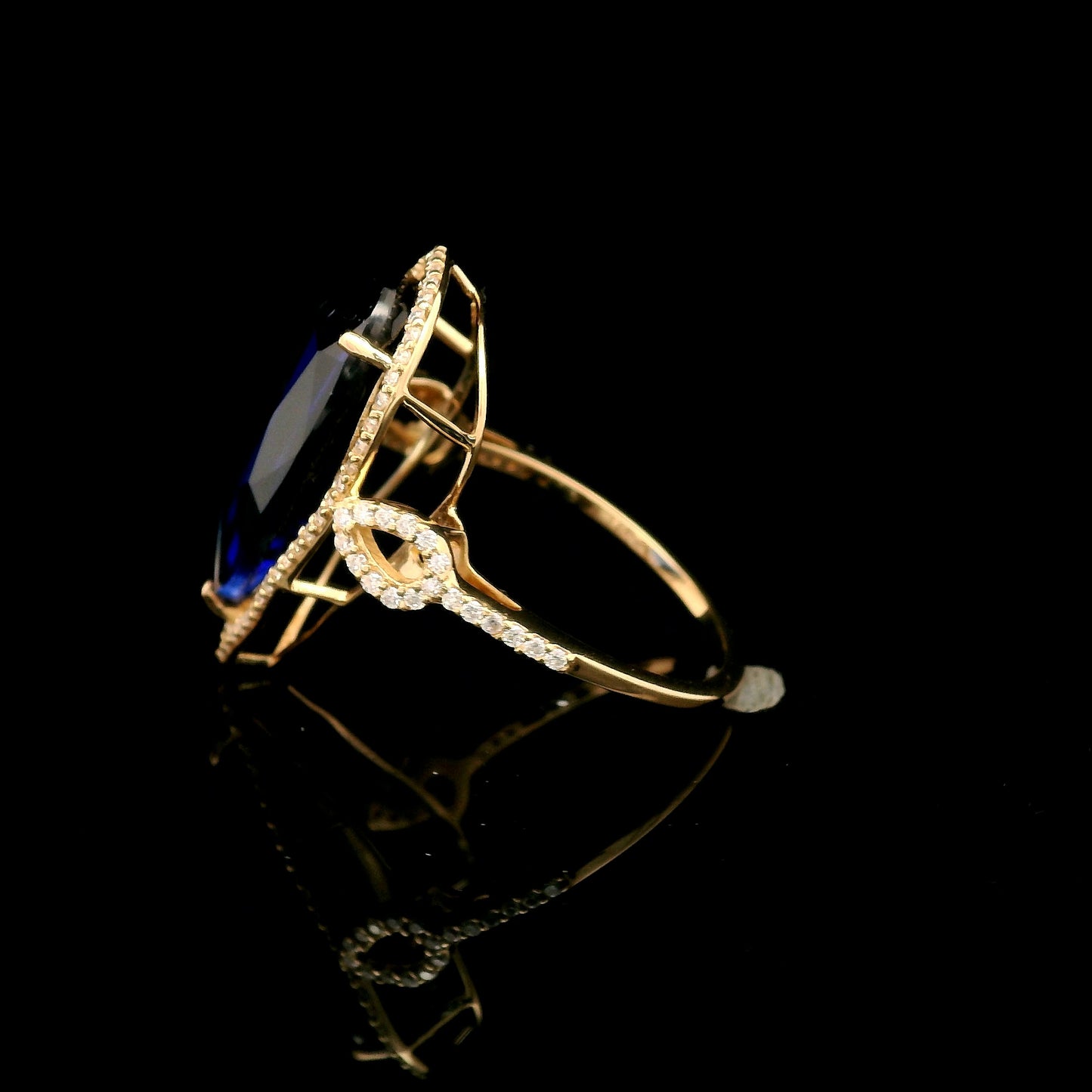 8.31 Ct Pear Mixed Cut Lab Grown Sapphire 14K Gold Ring