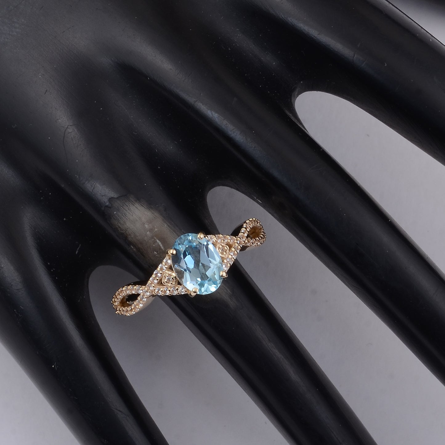 1.60 Ct Oval Blue Topaz 9K Gold Ring