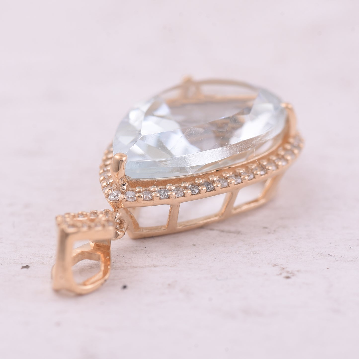 4.88 Ct Pear Mixed Cut Natural Aquamarine 14K Gold Pendant