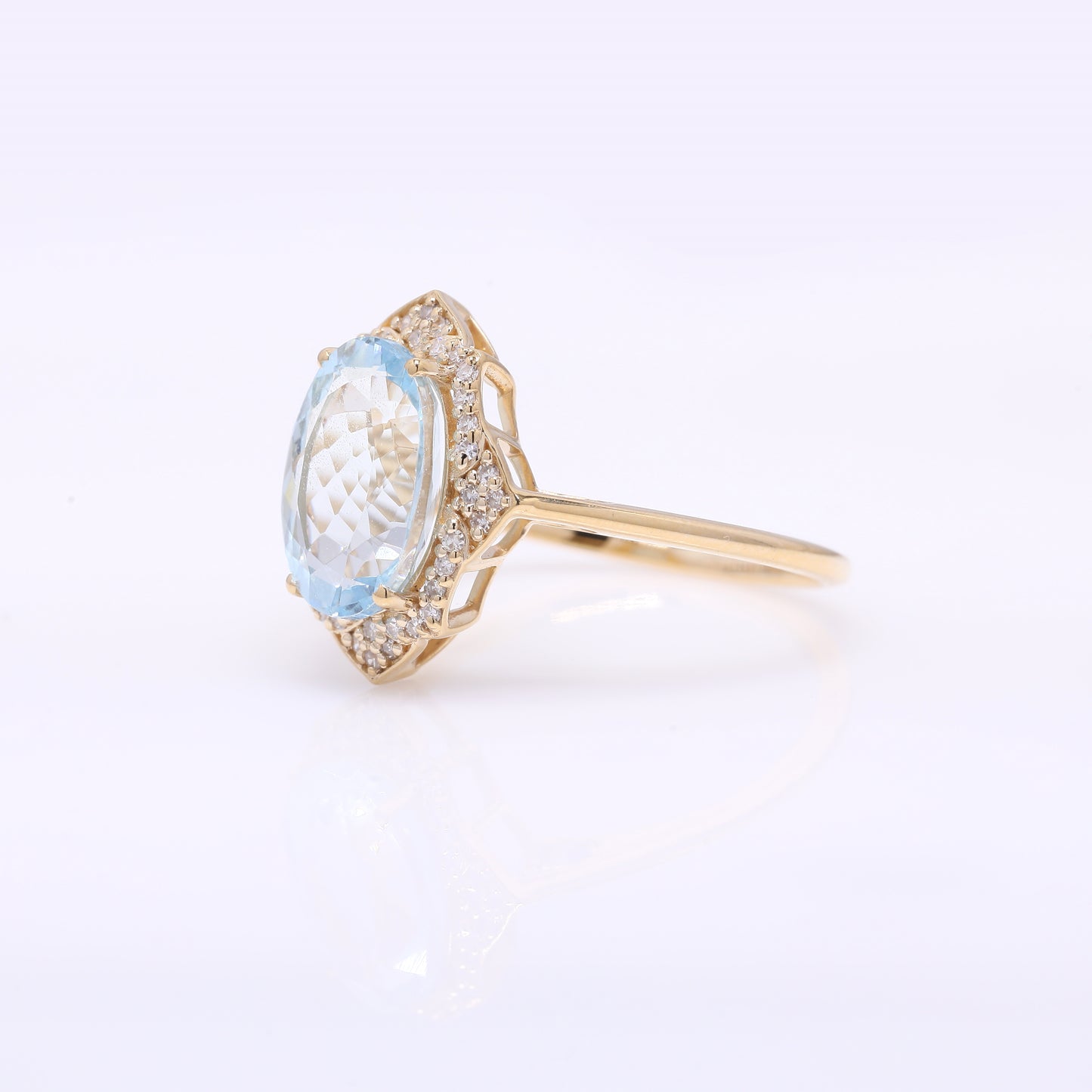 2.65 Ct Oval Mixed Cut Natural Aquamarine 14K Gold Ring