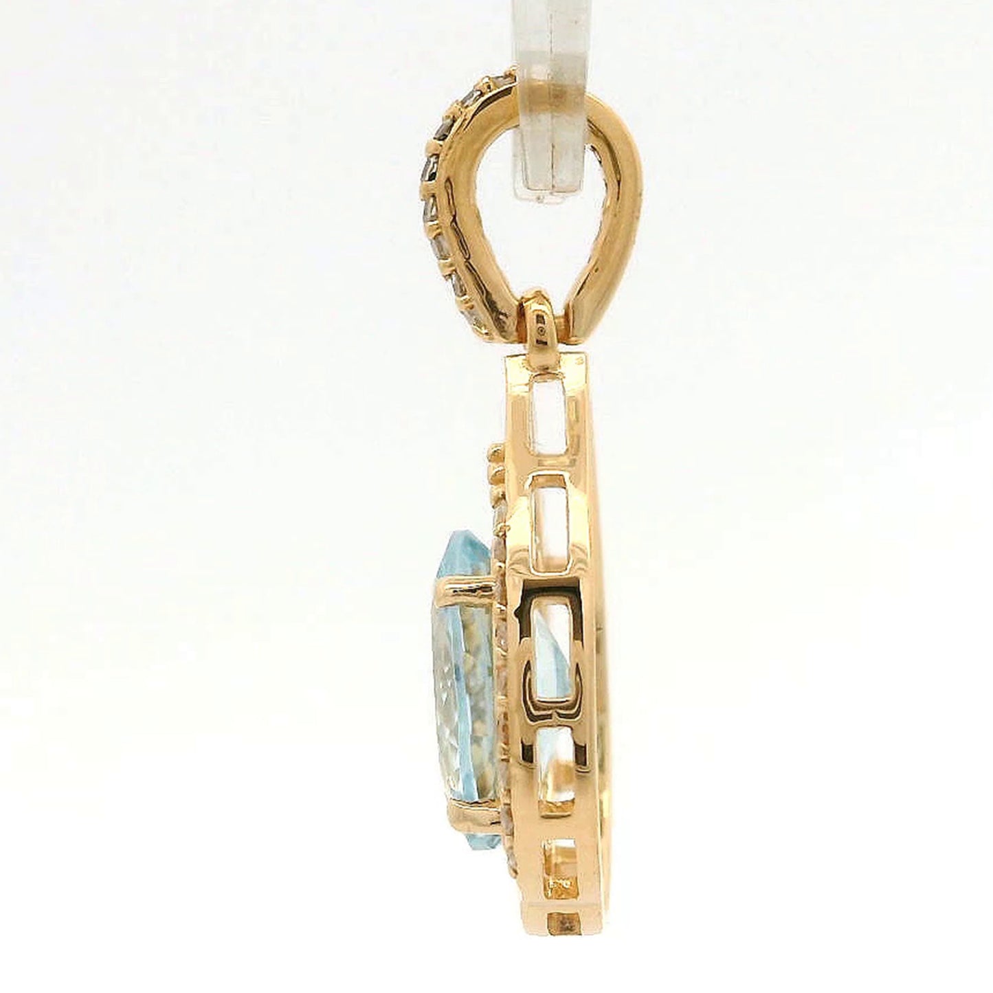 1.08 Ct Oval Aquamarine 14K Gold Pendant