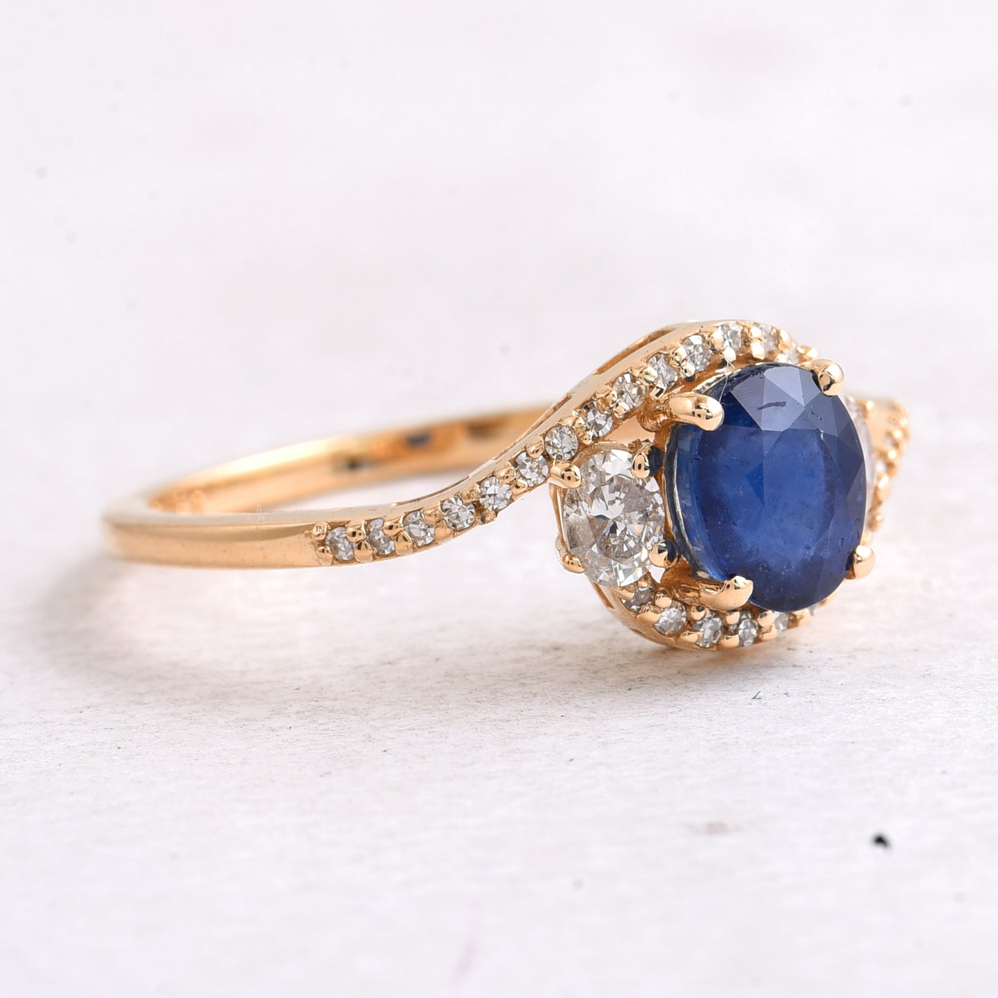1.43 Ct Oval Mixed Cut Natural Sapphire 14K Gold Ring