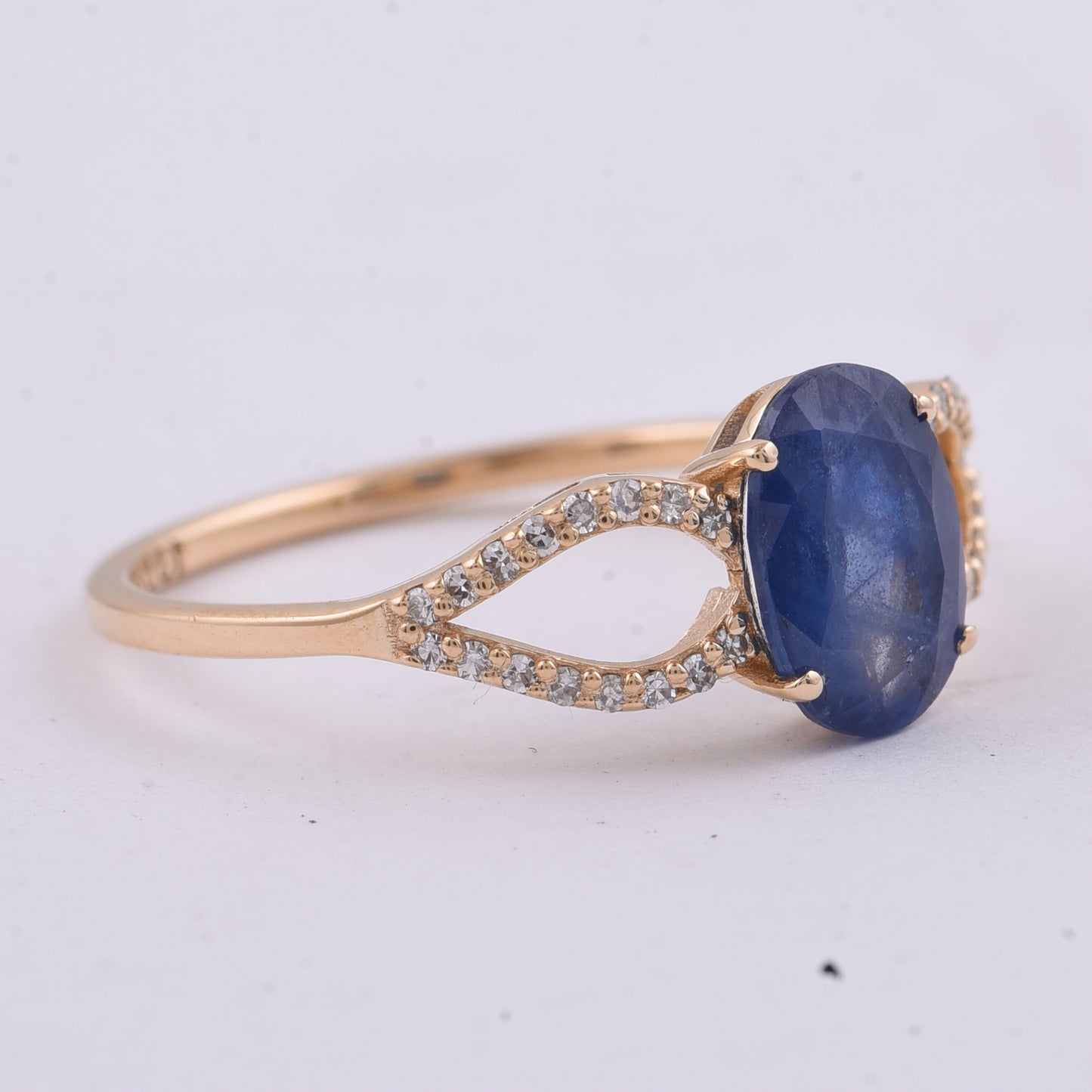 1.52 Ct Oval Natural Sapphire 14K Gold Ring
