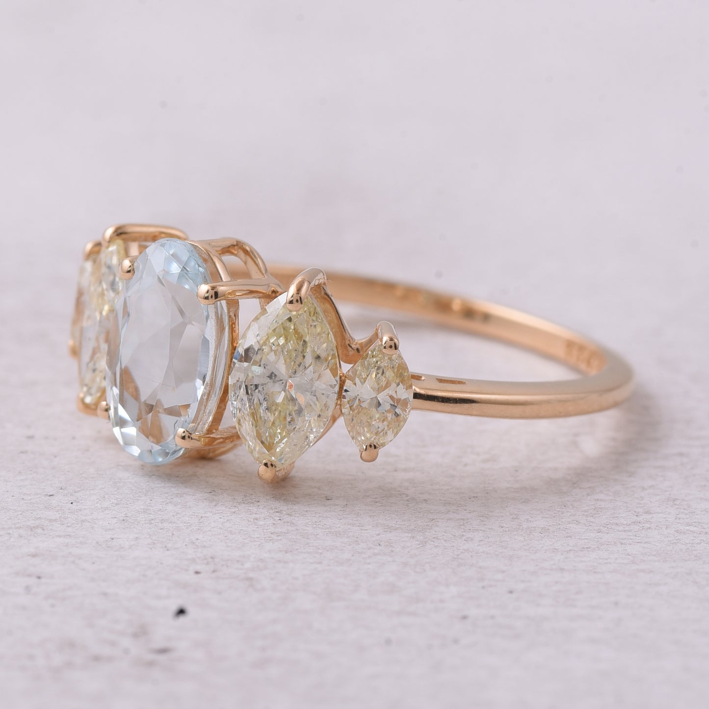 1.97 Ct Oval Natural Aquamarine 14K Gold Ring