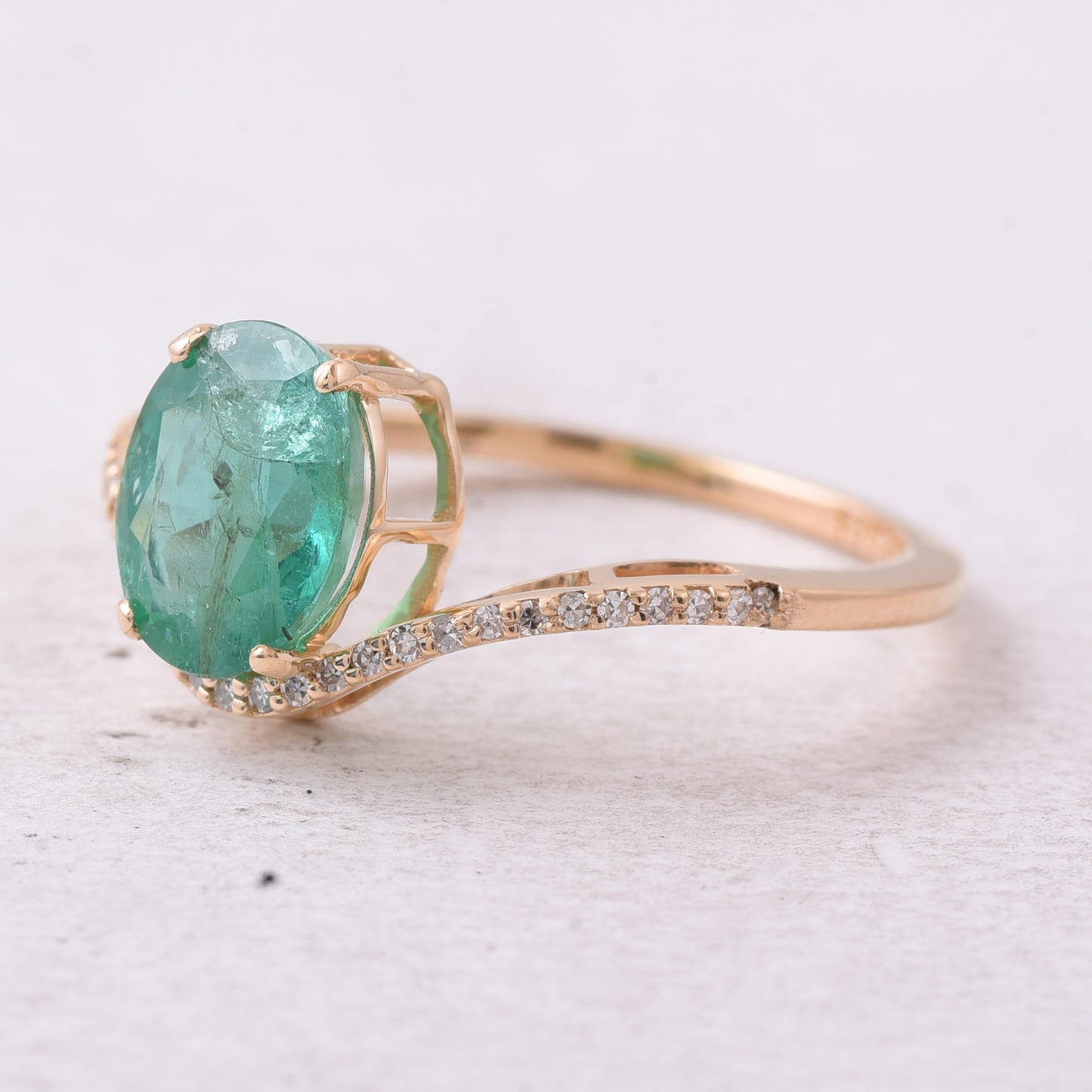 1.73 Ct Oval Natural Emerald 14K Gold Ring
