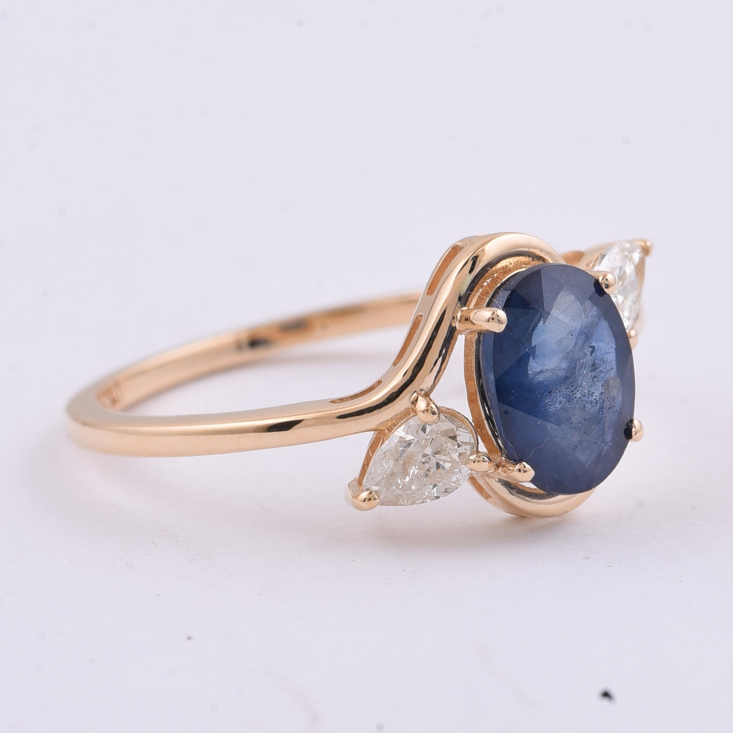 1.68 Ct Oval Natural Sapphire 14K Gold Ring