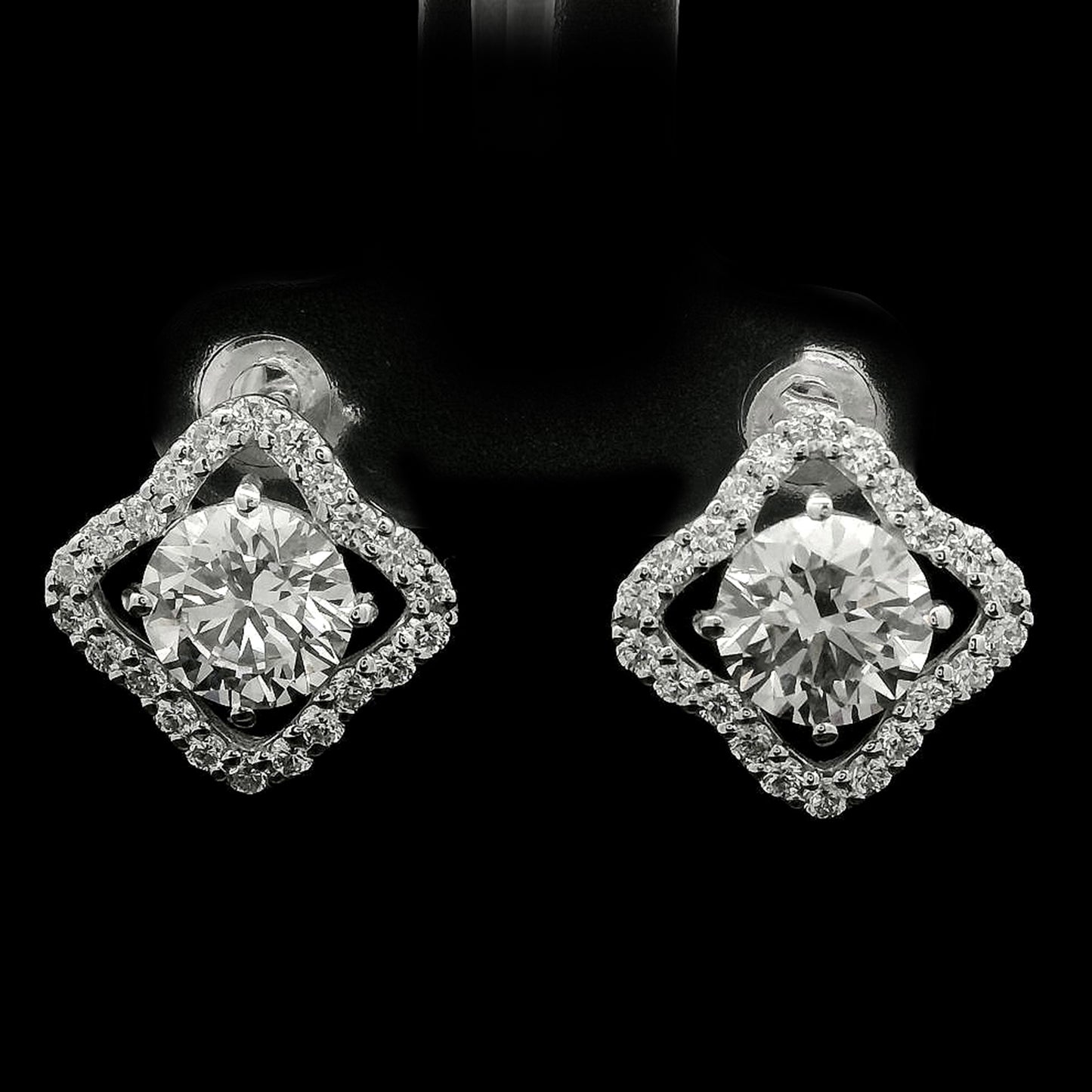 2.69 Carats Lab Grown Diamond 14K Gold Earrings