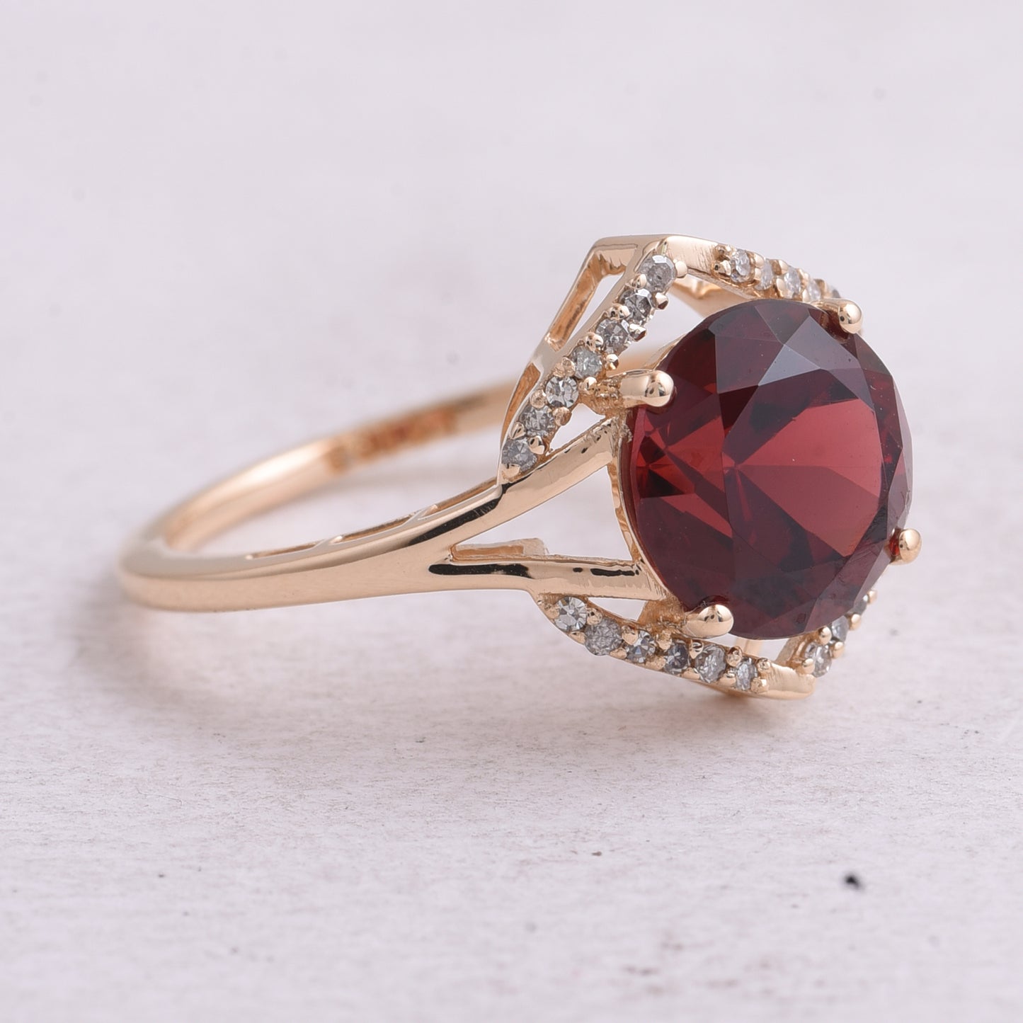 3.43 Ct Round Mixed Cut Natural Garnet 14K Gold Ring