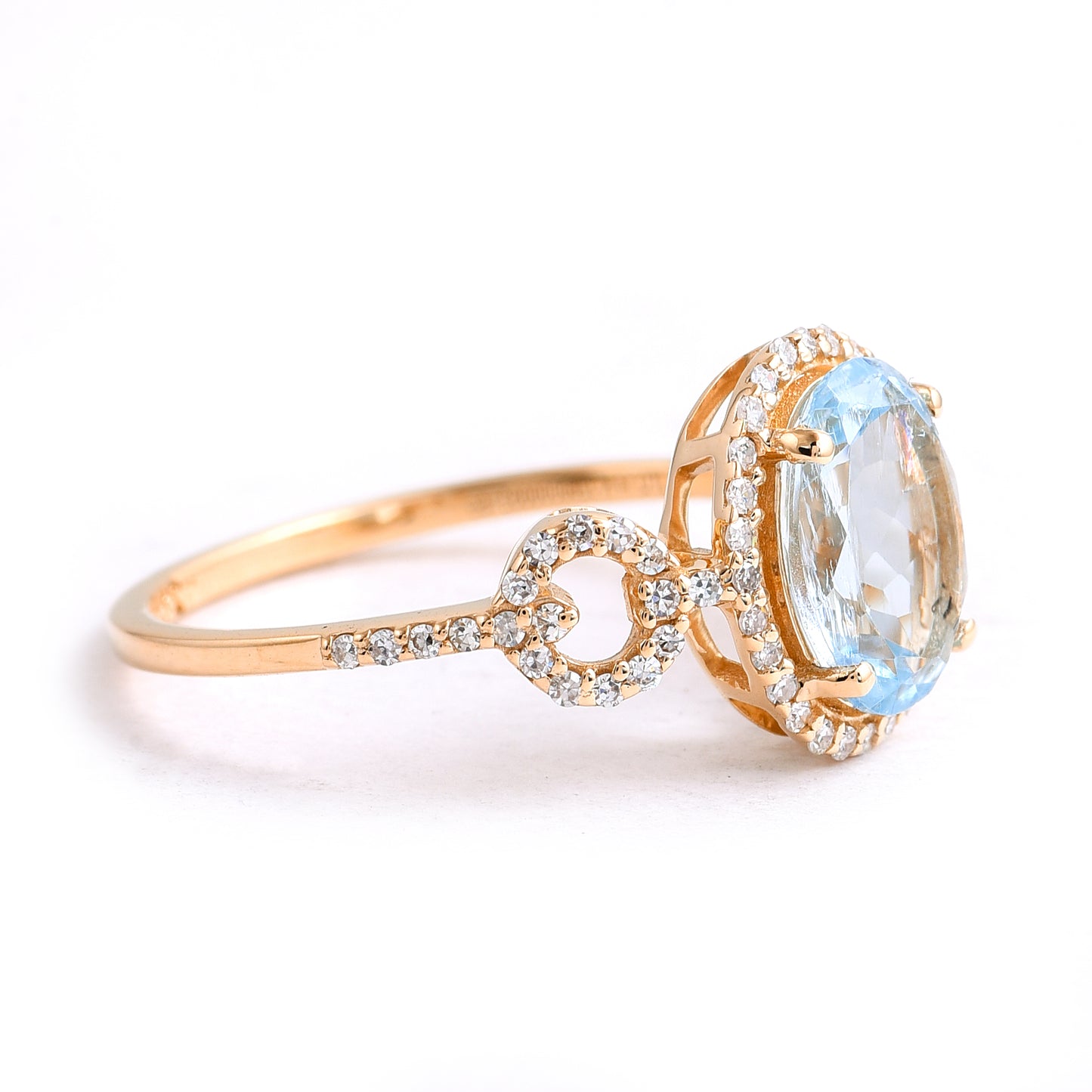 1.65 Ct Oval Mixed Cut Natural Aquamarine 14K Gold Ring