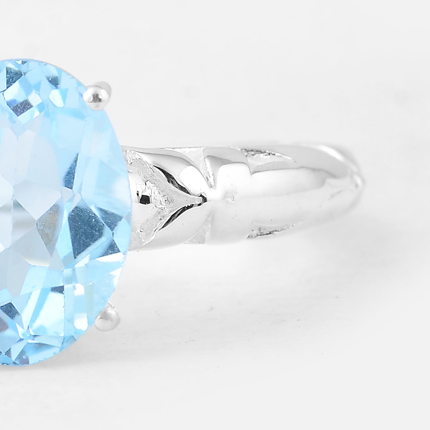 2.94 Ct Oval Blue Topaz, 925 Sterling Silver Ring