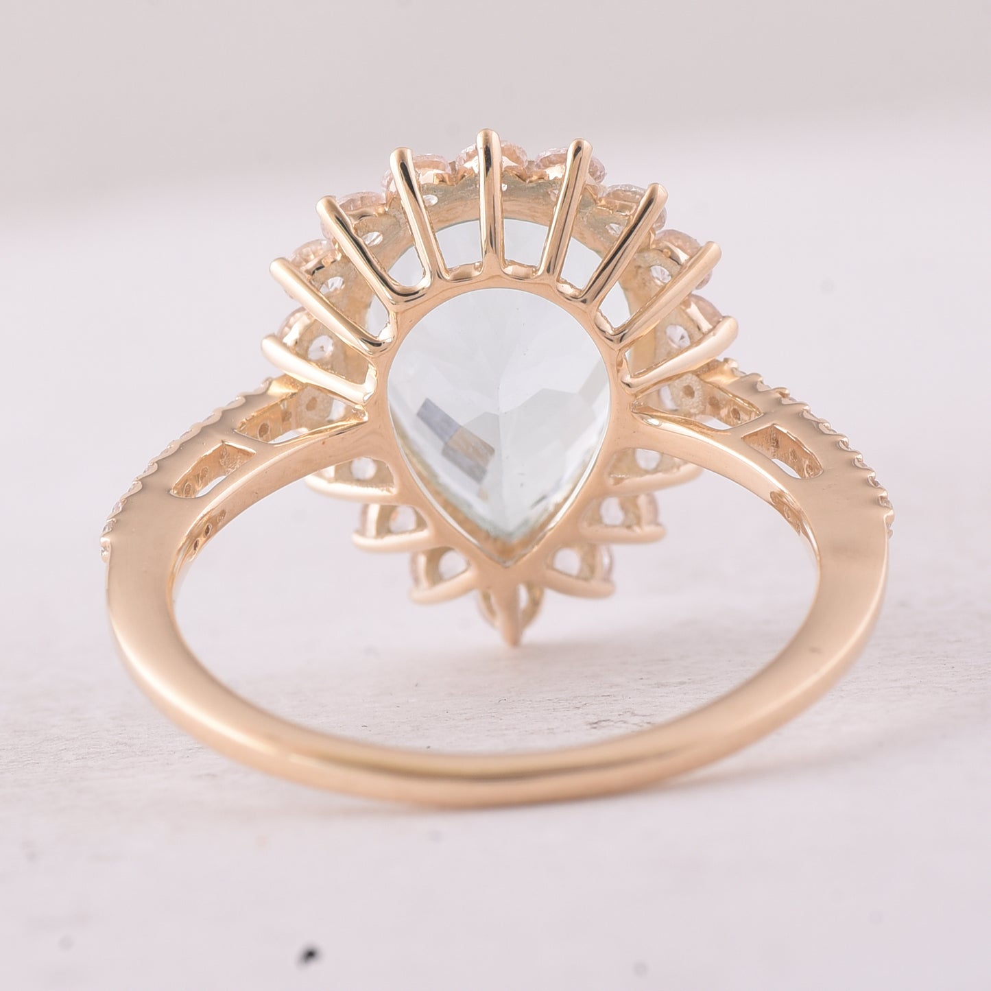 4.00 Ct Pear Aquamarine 9K Gold Ring