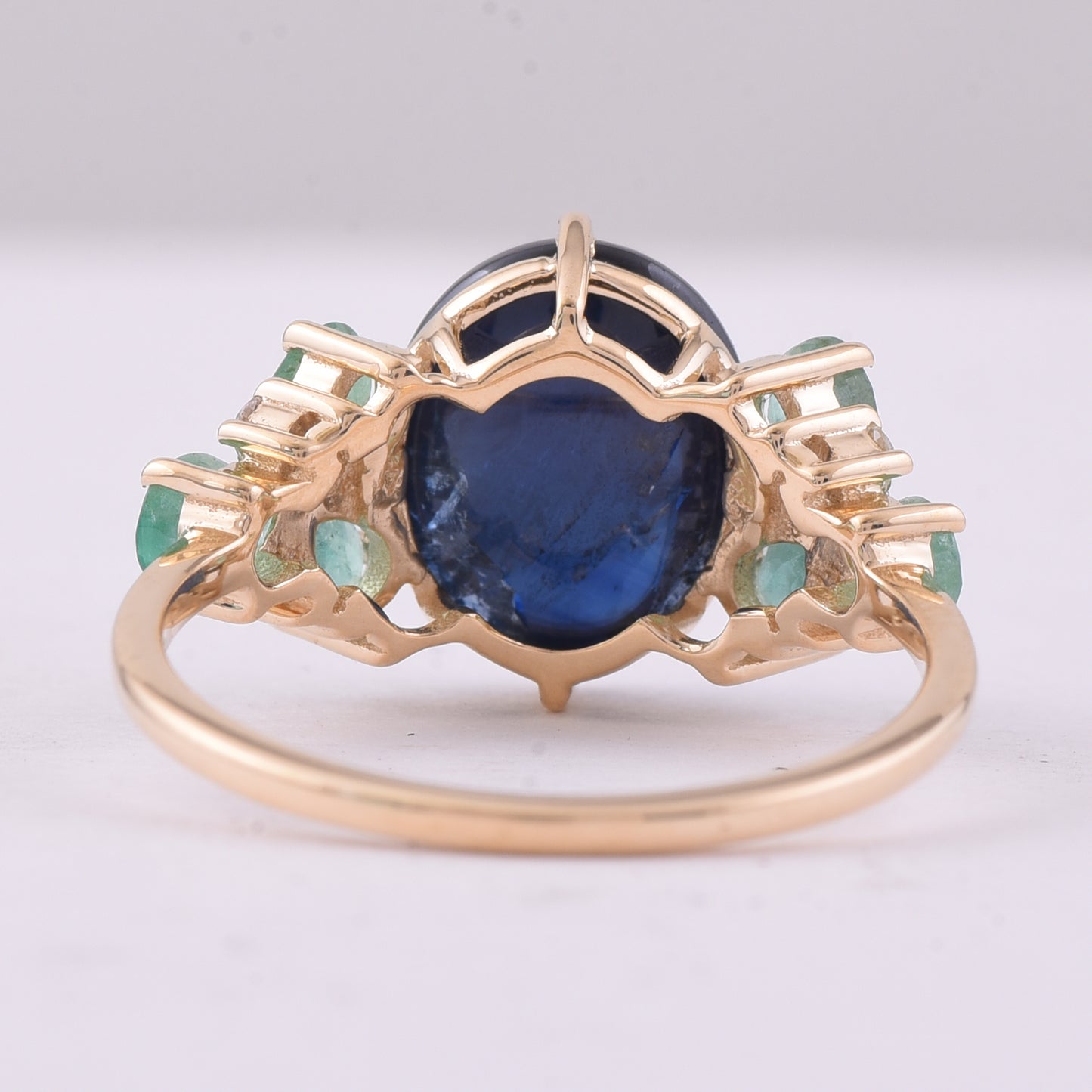 5.82 Ct Oval Sapphire 9K Gold Ring