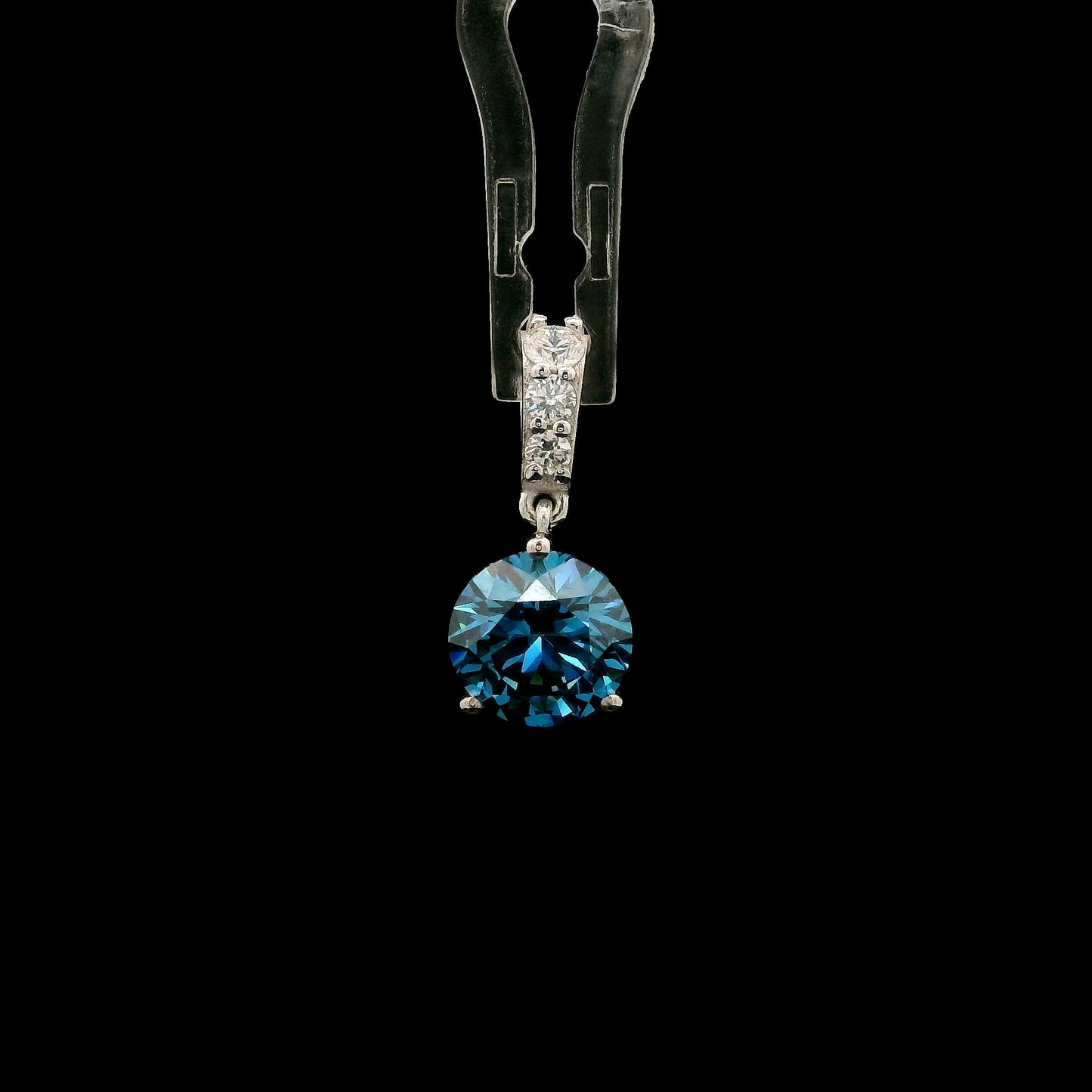 1.72 Carats Blue Lab Grown Diamond 14K Gold Pendant