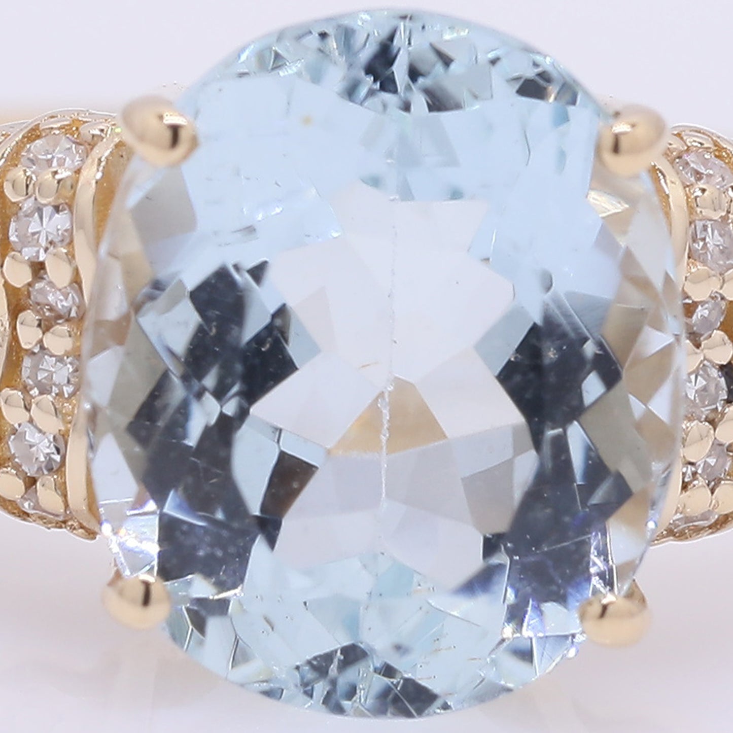 2.63 Ct Oval Mixed Cut Natural Aquamarine 14K Gold Ring