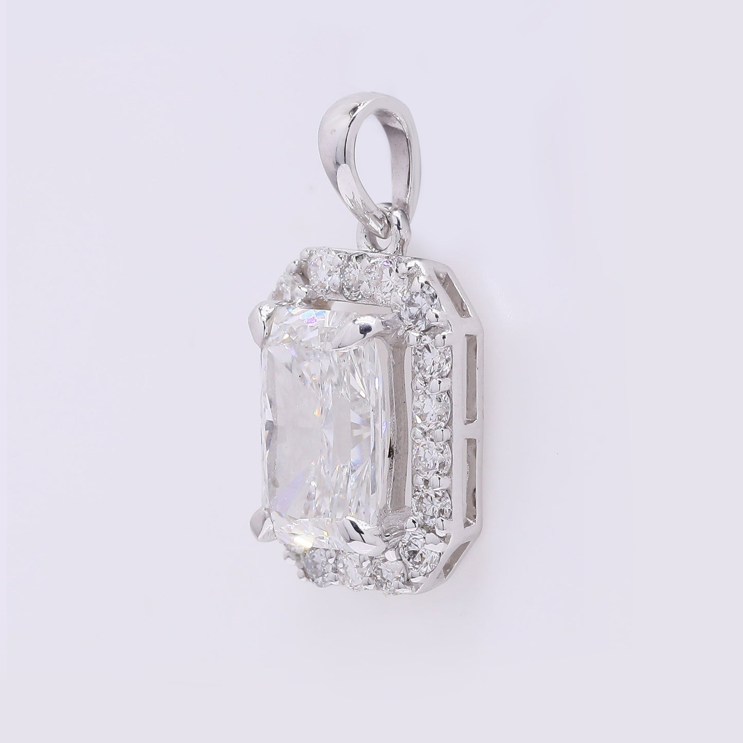 2.34 Carats Lab Grown Diamond 14K Gold Pendant