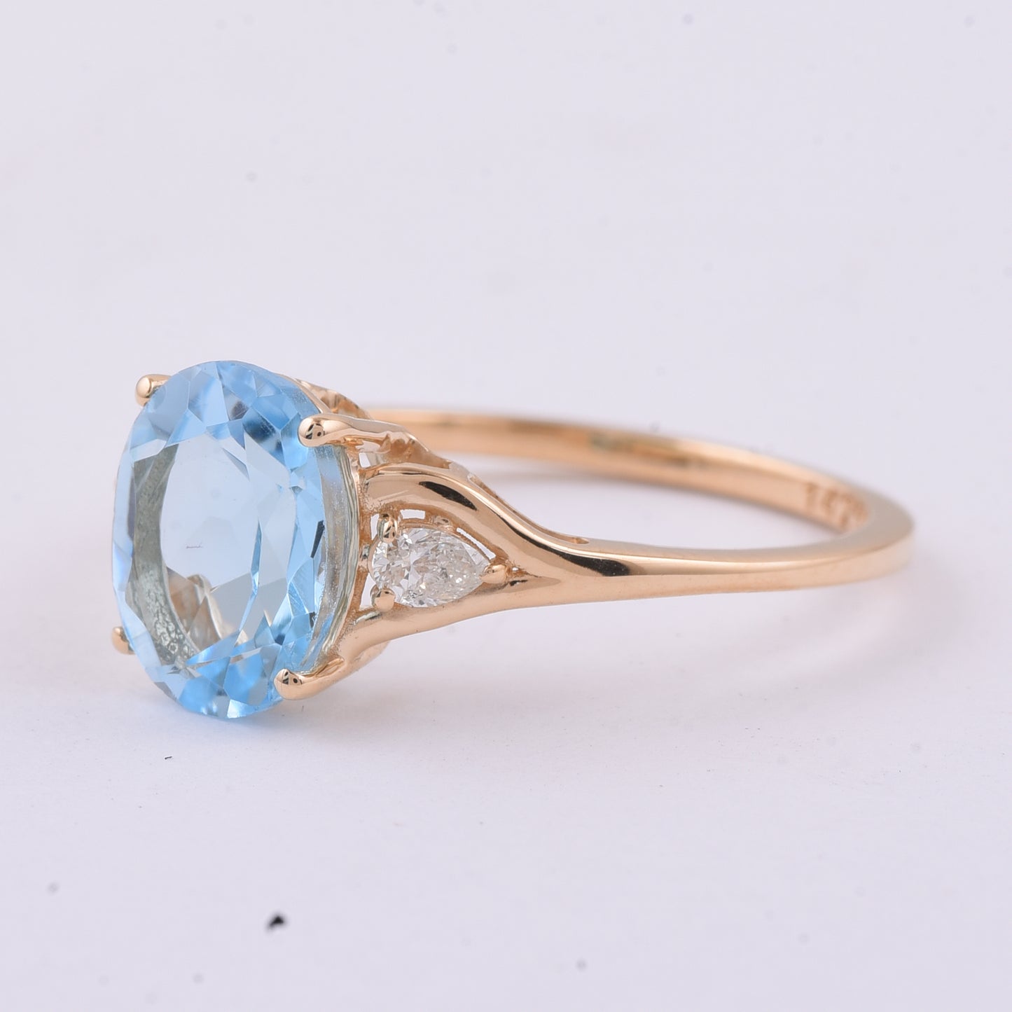 2.31 Ct Oval Natural Topaz 14K Gold Ring