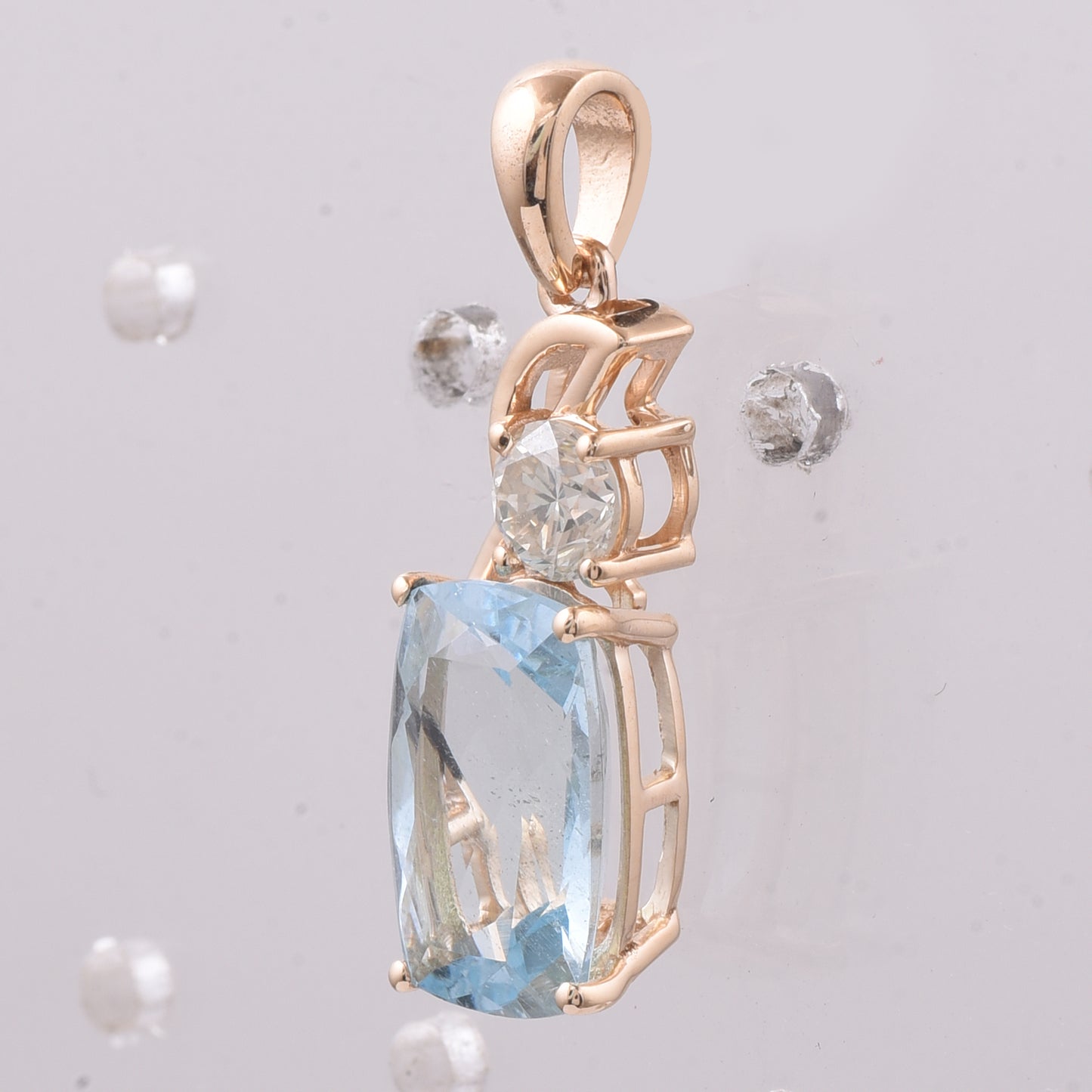 2.62 Ct Cushion Natural Aquamarine 14K Gold Pendant